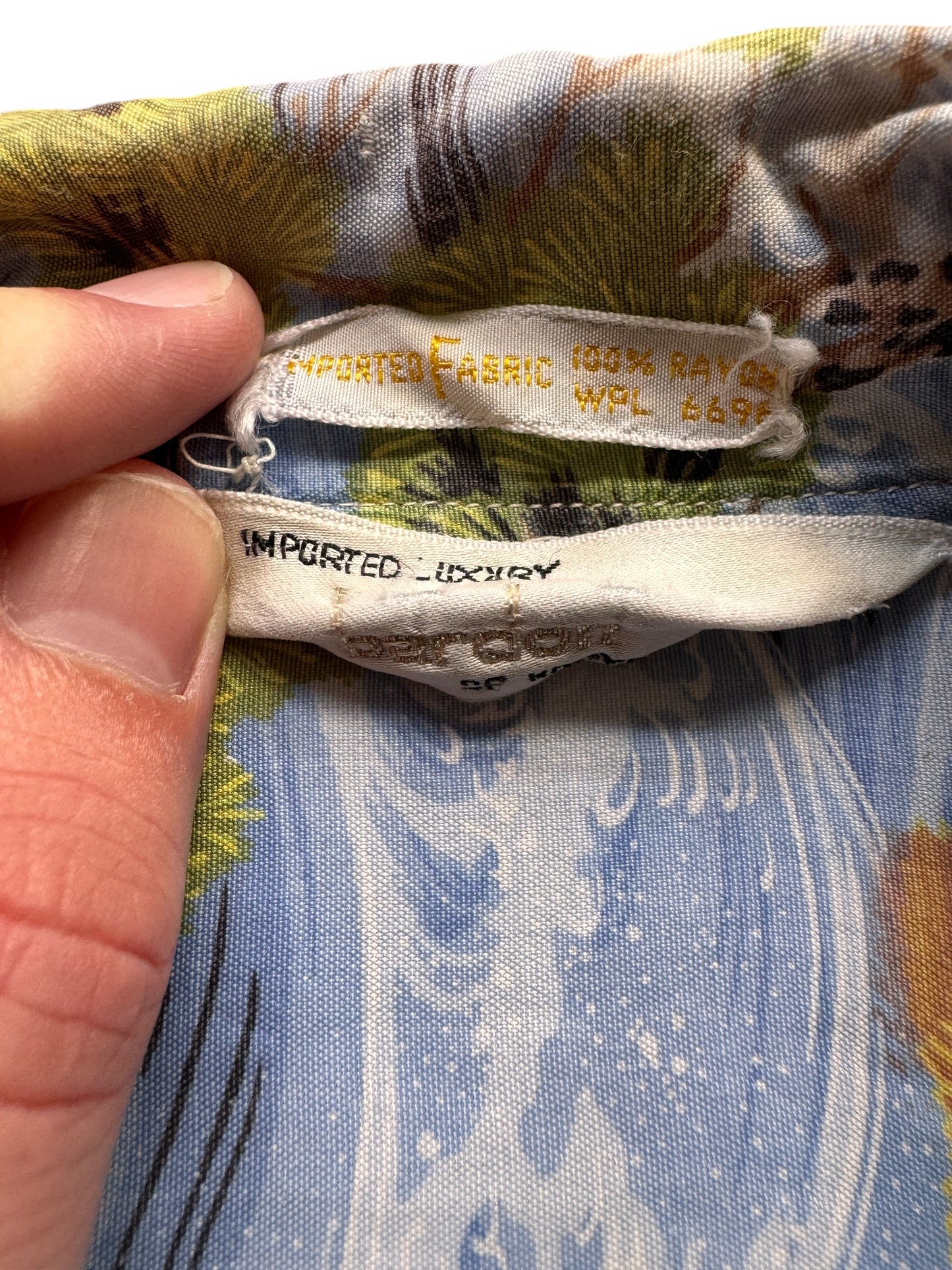 tag on Vintage Bardon of Hollywood Rayon Aloha Shirt SZ S