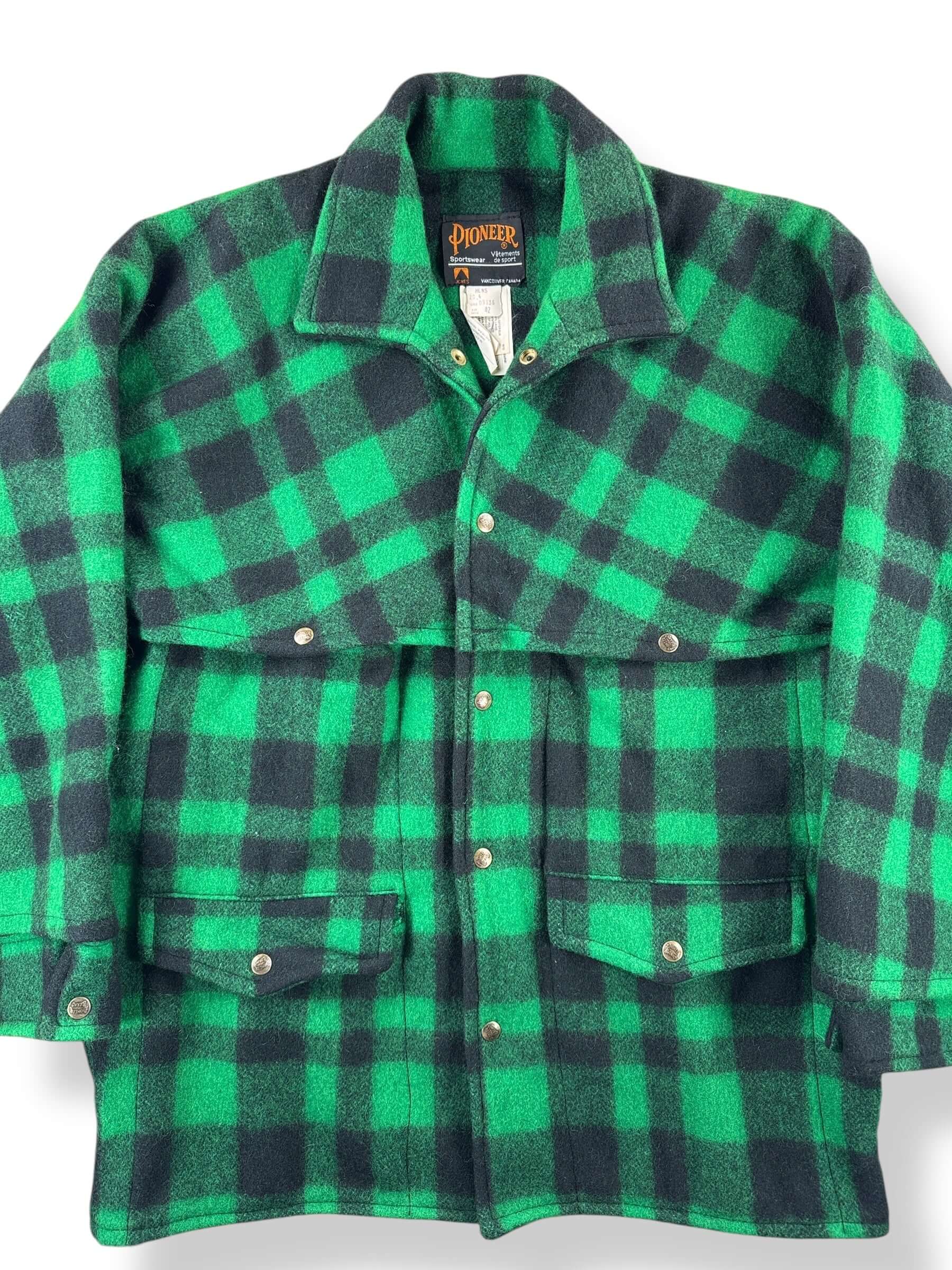Front Close Up of Vintage Pioneer Sportswear Green & Black Wool Jacket SZ 42