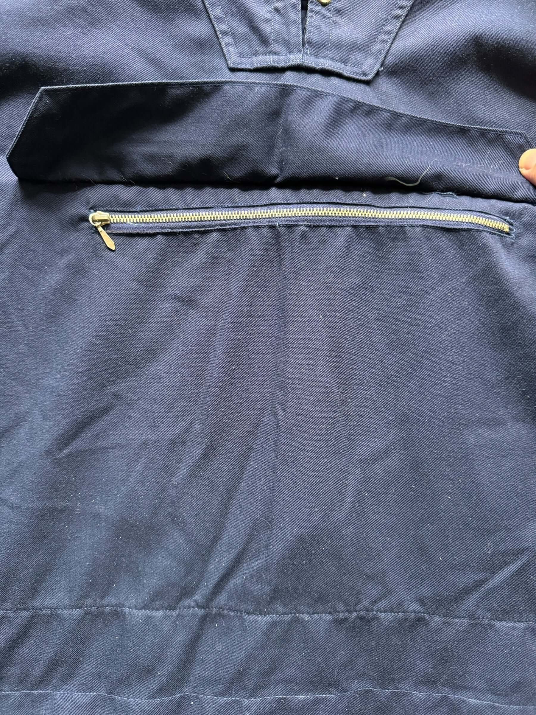 Zipper View of Vintage Mountaineering Smock SZ XL