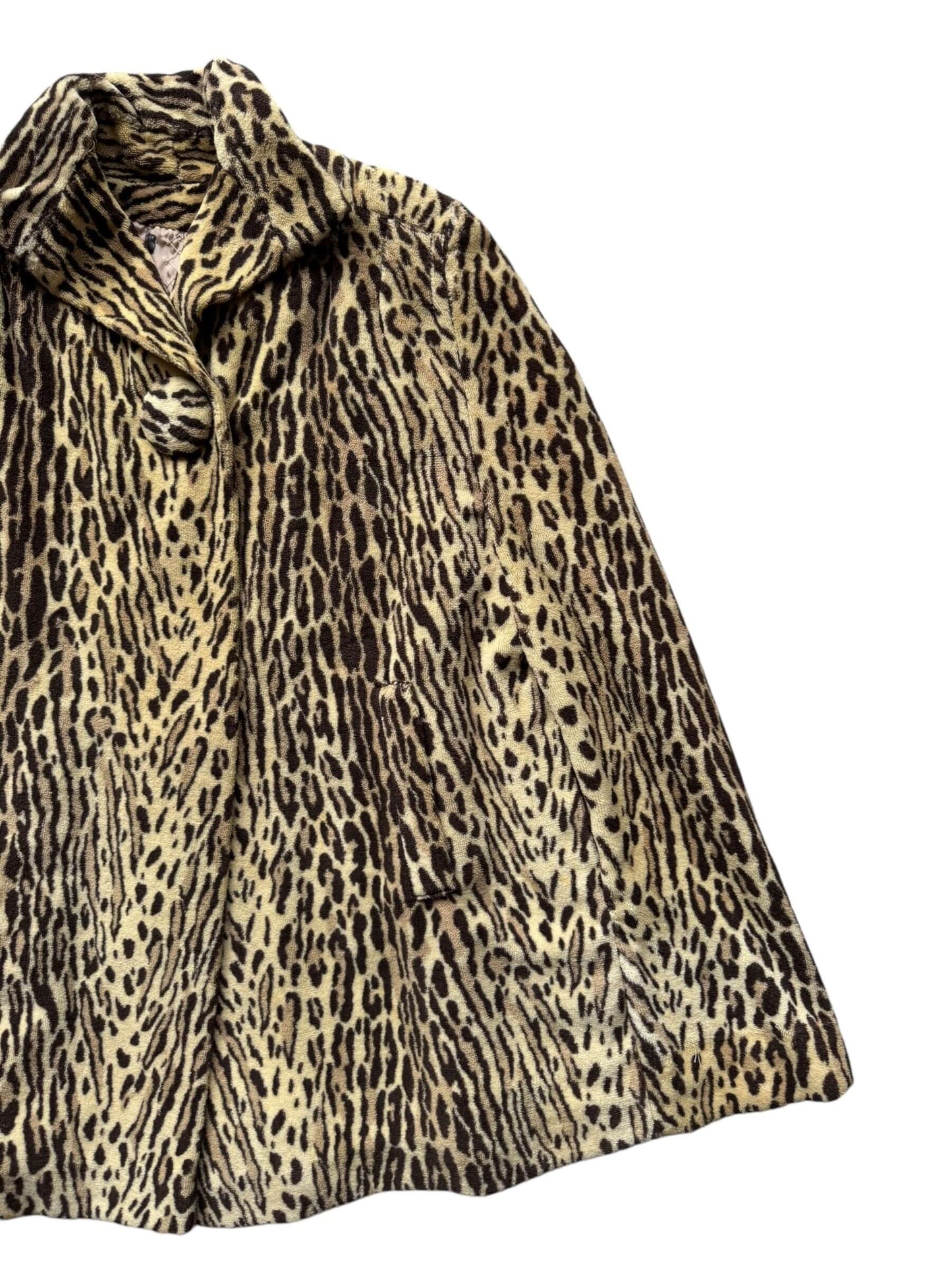 Front left side of 1960s Leopard Cape S-XL