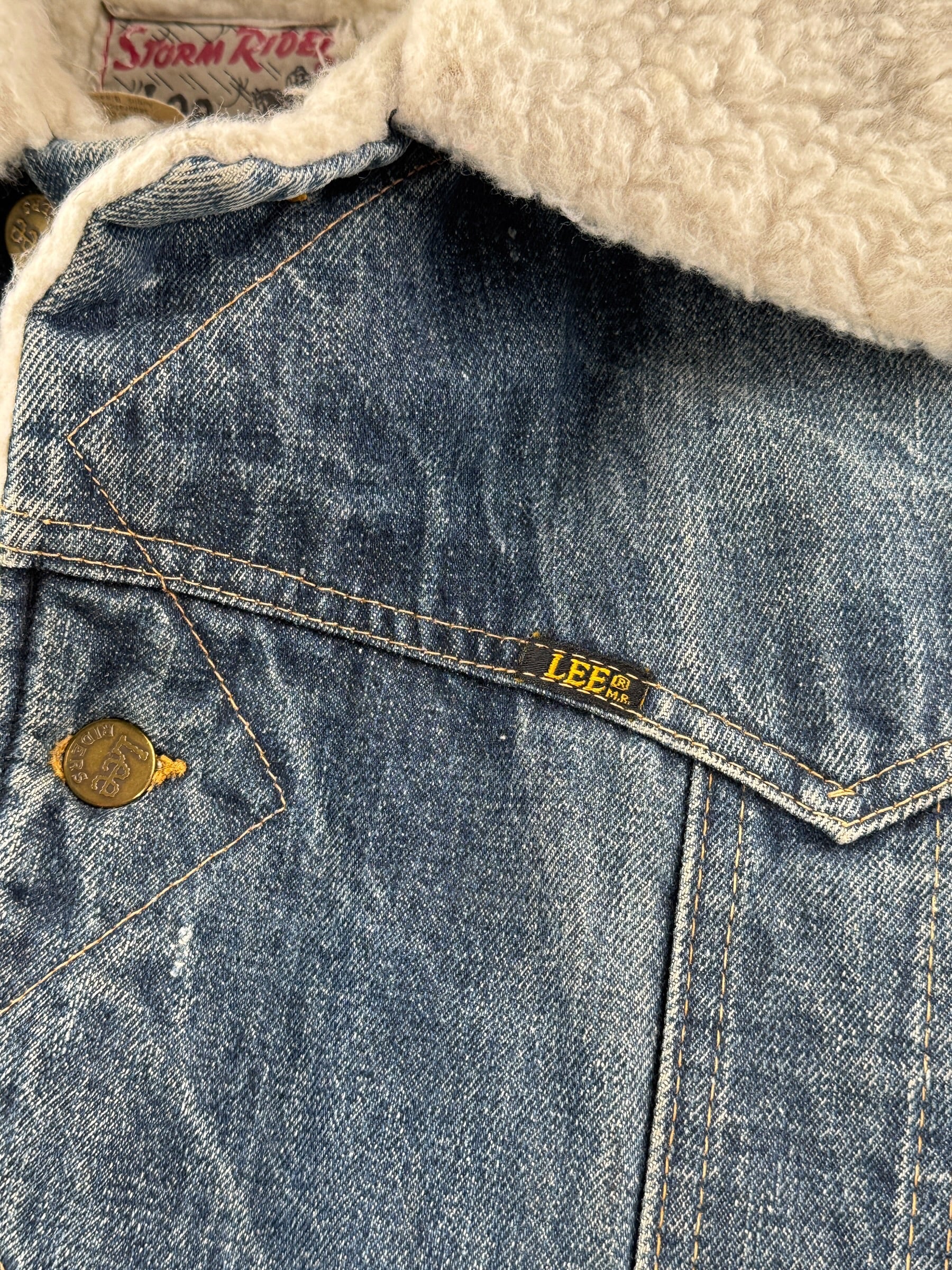 Lee logo on Vintage 70’s Faded Lee Storm Rider Sherpa Jacket SZ L