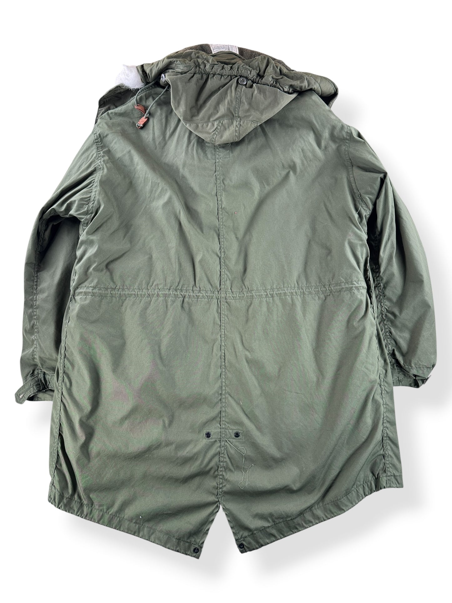 Back of Vintage M-65 Fishtail Parka w/ Liner & Hood SZ L