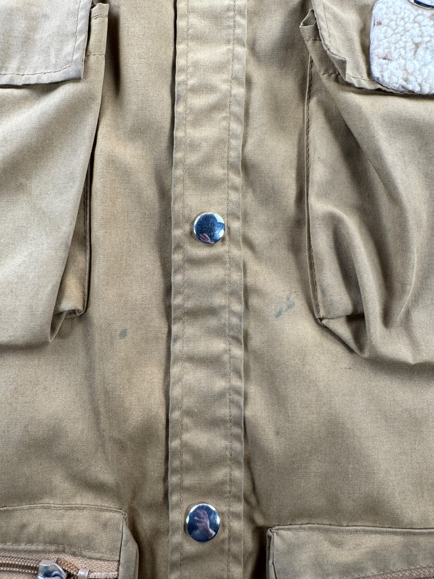 Buttons on Vintage Columbia Sportswear Fishing Jacket SZ XL