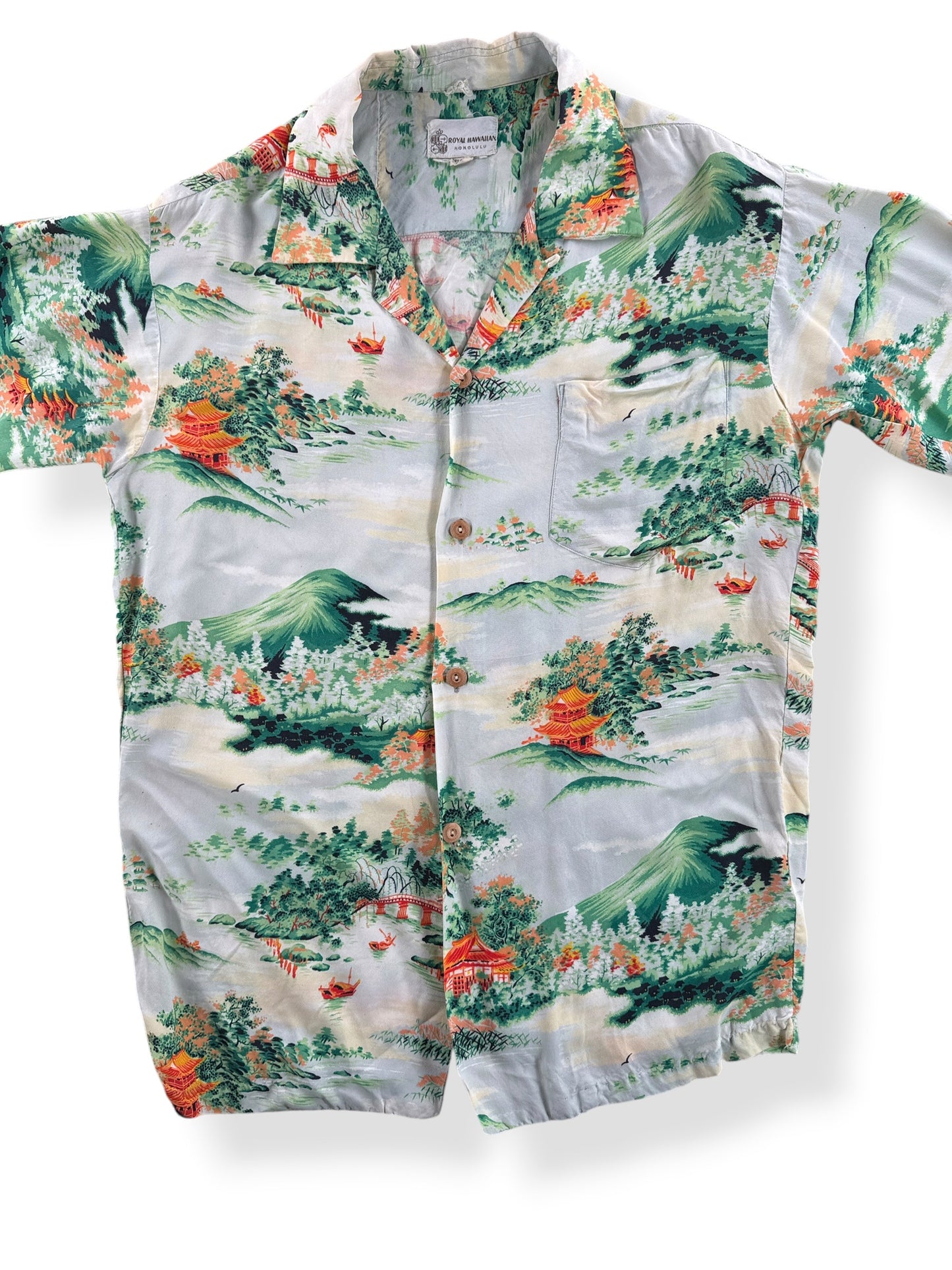 Front Close Up of Vintage 50s Loop Collar Aloha Shirt SZ M