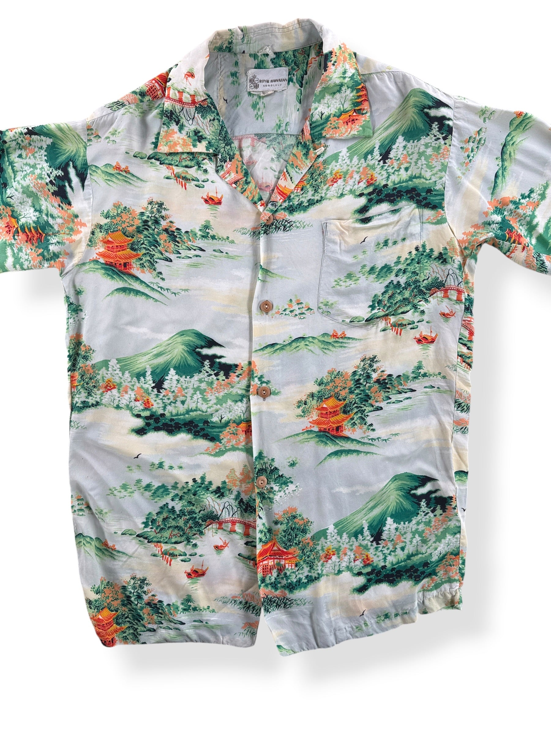 Front Close Up of Vintage 50s Loop Collar Aloha Shirt SZ M