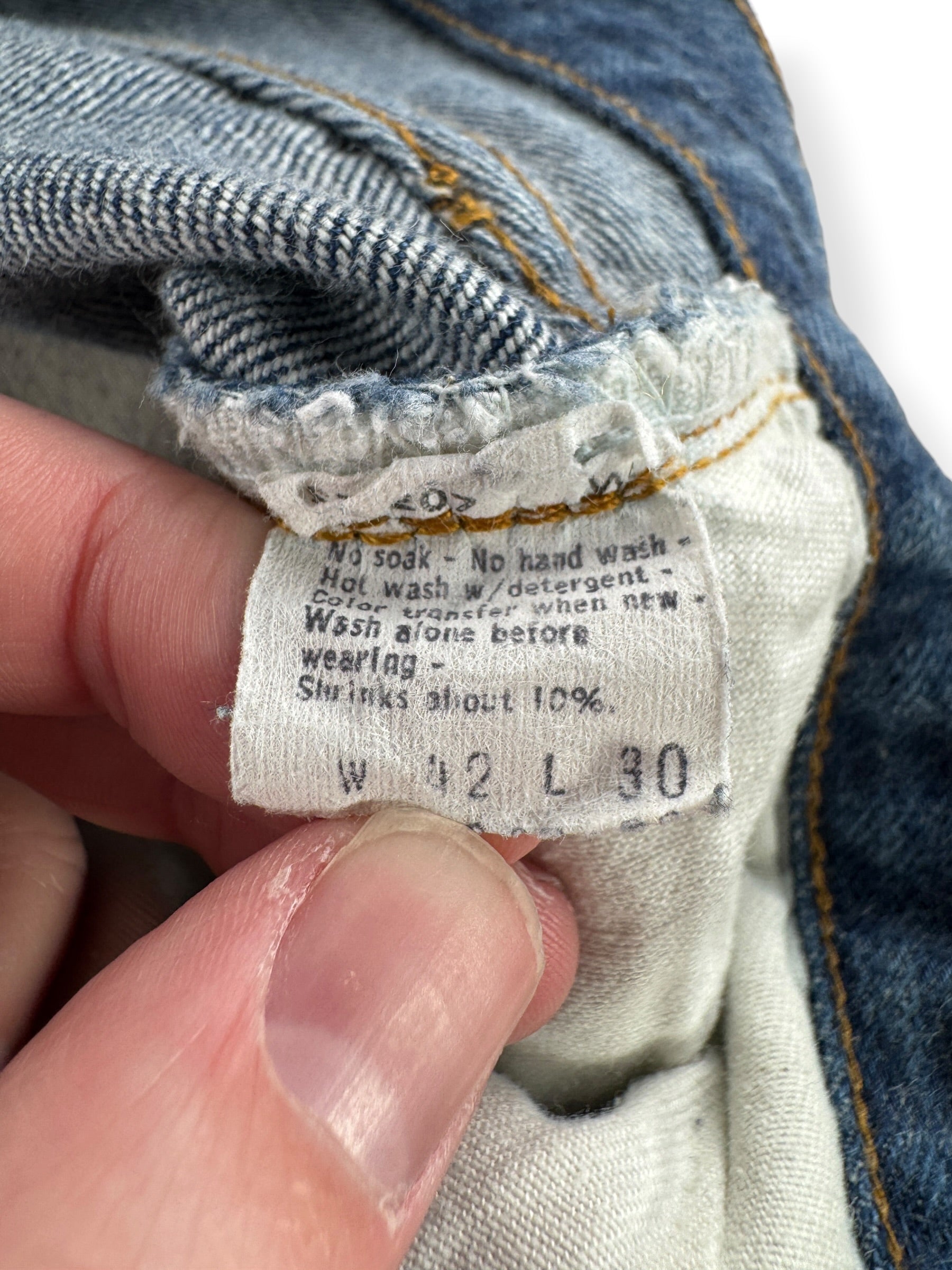 Size Tag on Vintage Dark Double Stitch Levis 501 Redline Jeans W40 - AS IS