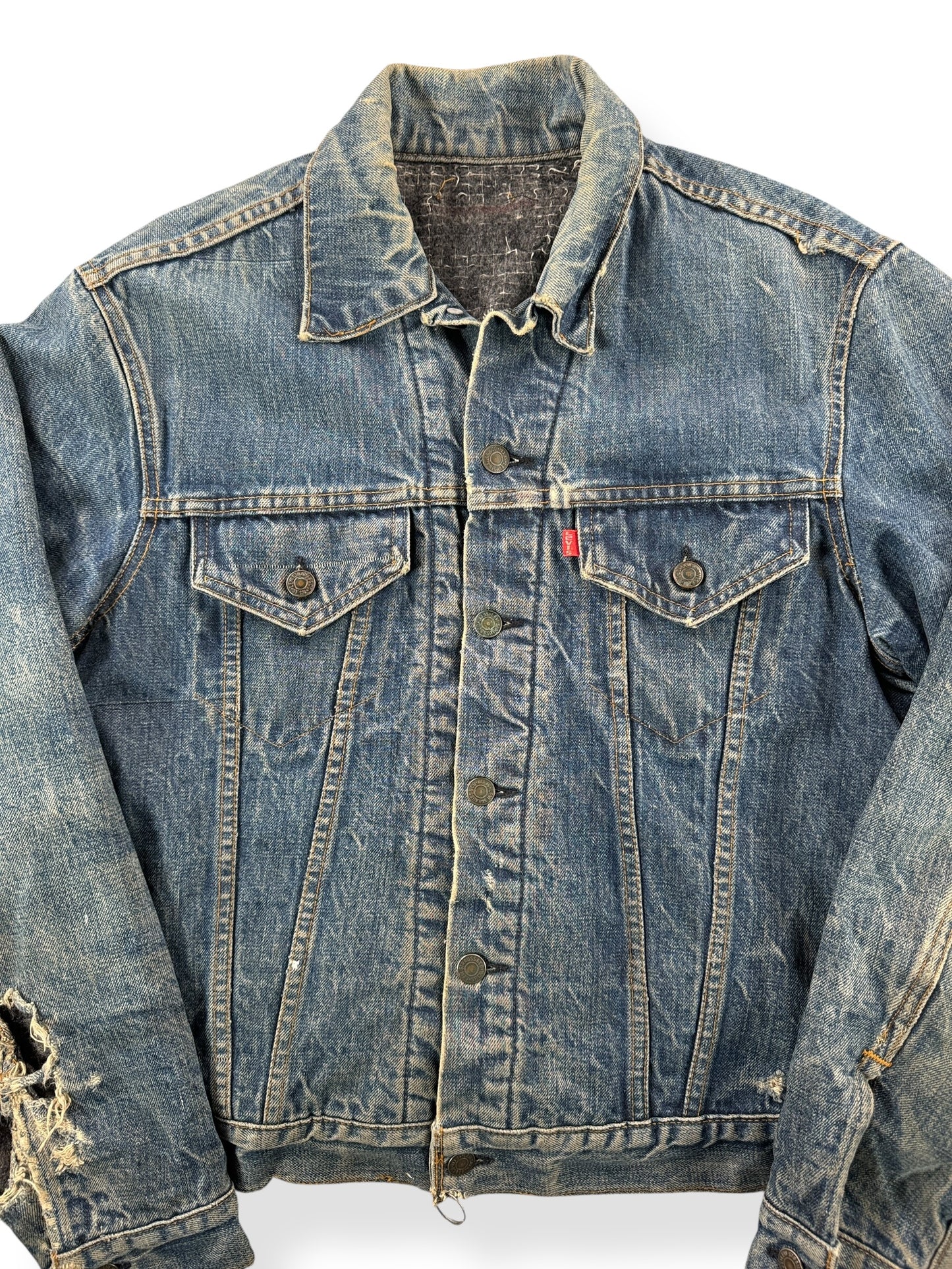 Front Close Up of Vintage Levis Blanket Lined 2 Pocket Thrasher Jacket SZ L AS IS