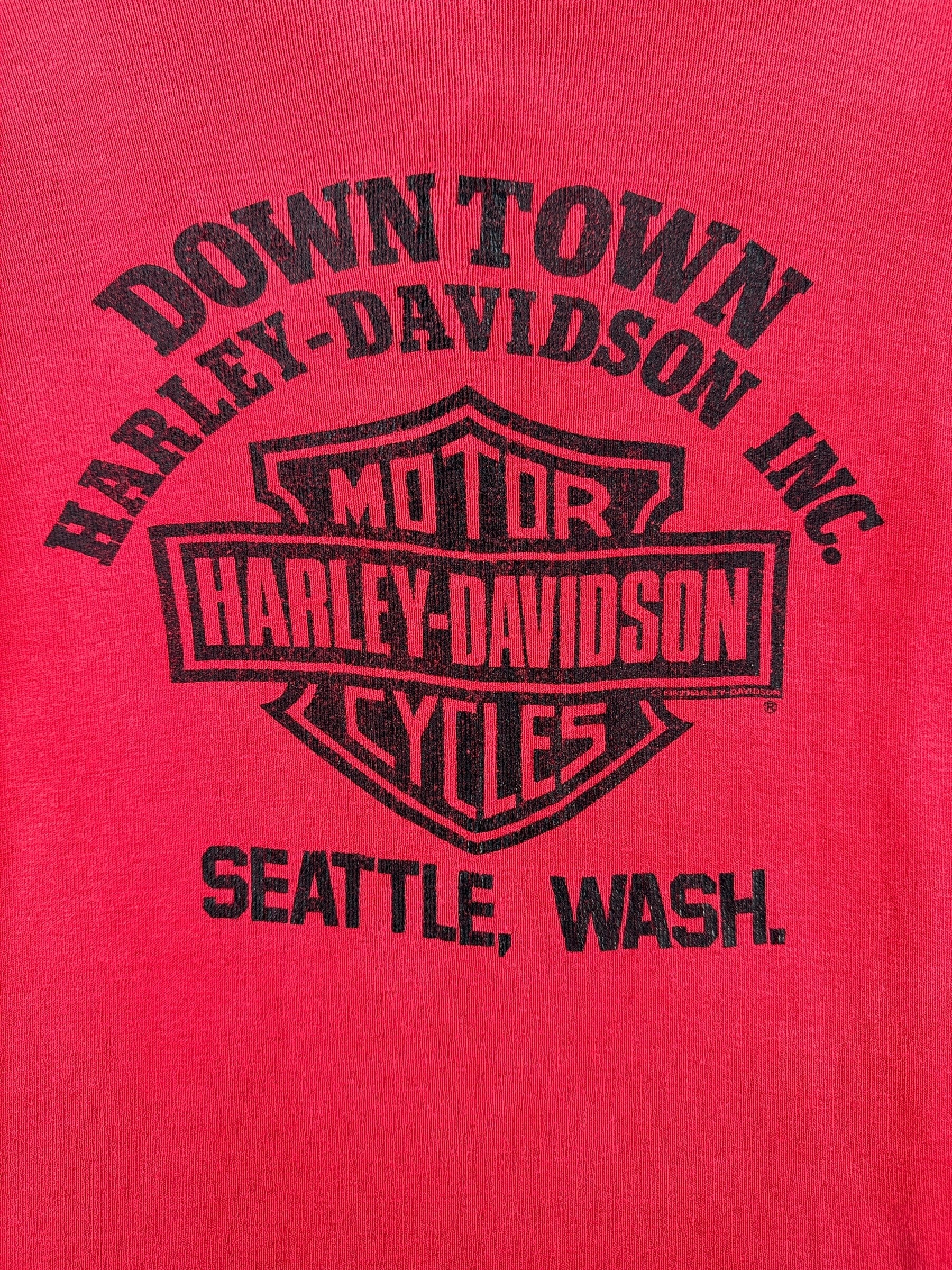 Back Graphic of Vintage Downtown Seattle Harley Davidson Red Henley Shirt SZ S