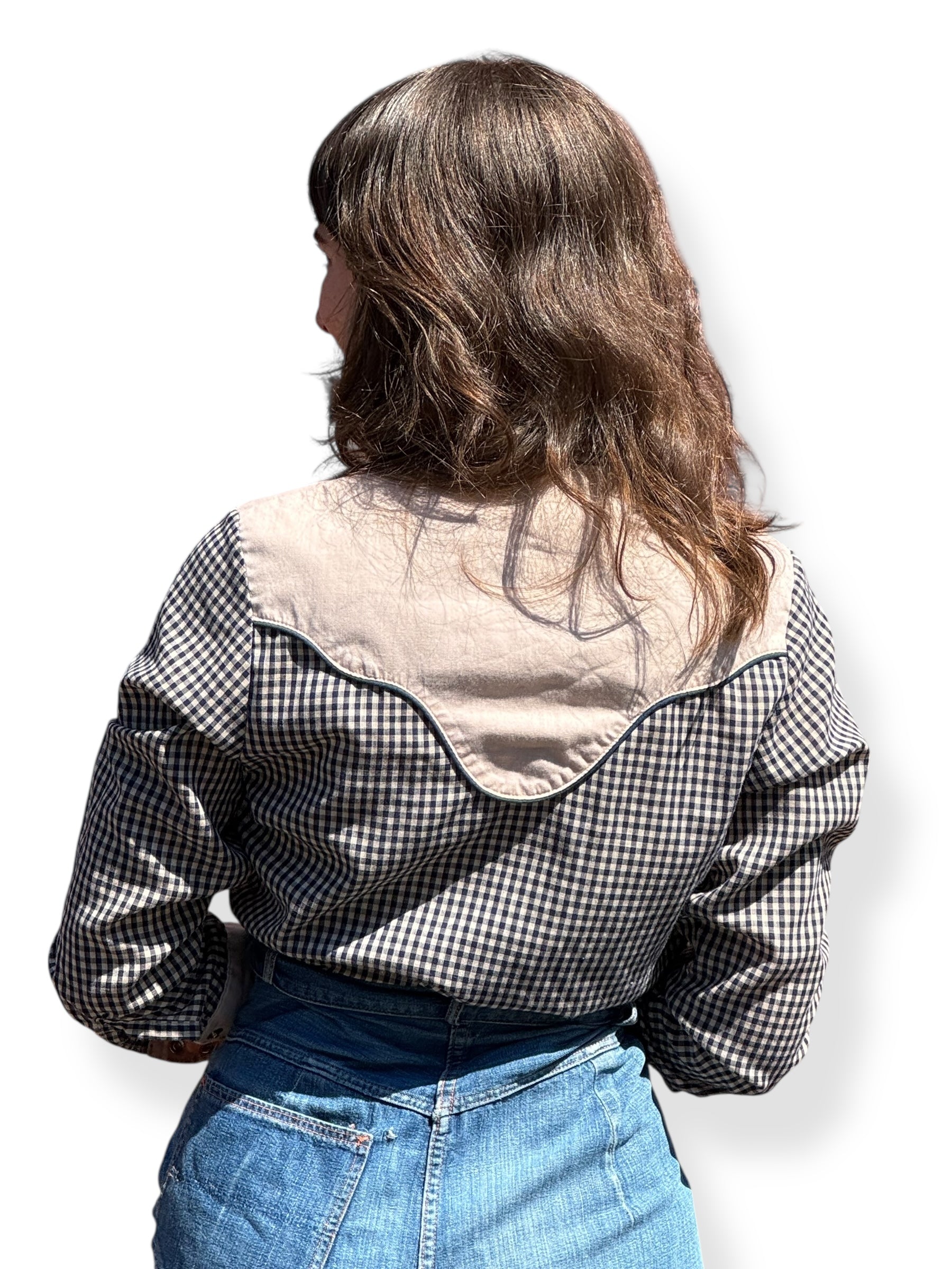 Rear View of Vintage Authentic Ladies Wrangler Gingham Western Top SZ M