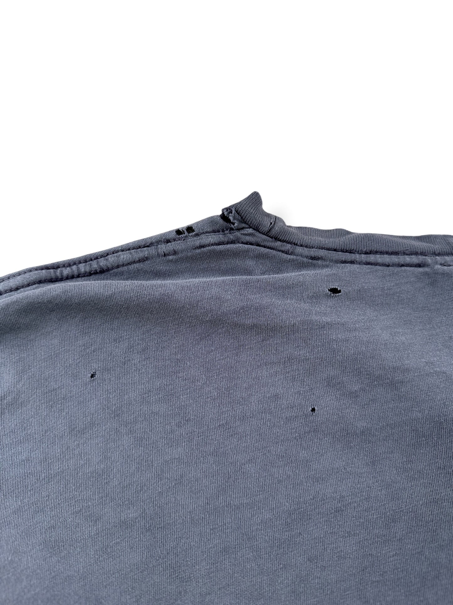 Holes on back shoulder of Vintage Thrashed Ramones Tee SZ XL