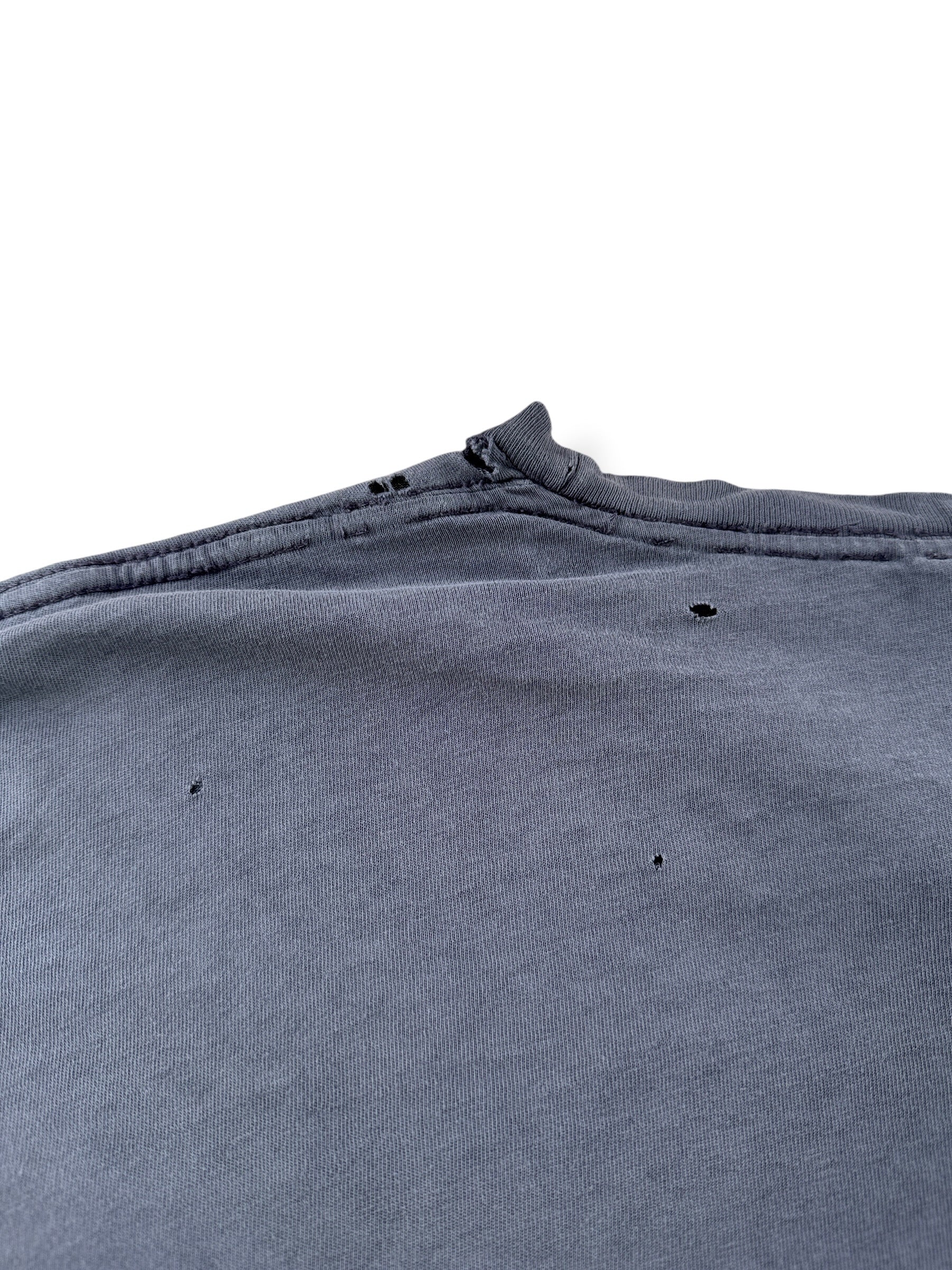 Holes on back shoulder of Vintage Thrashed Ramones Tee SZ XL