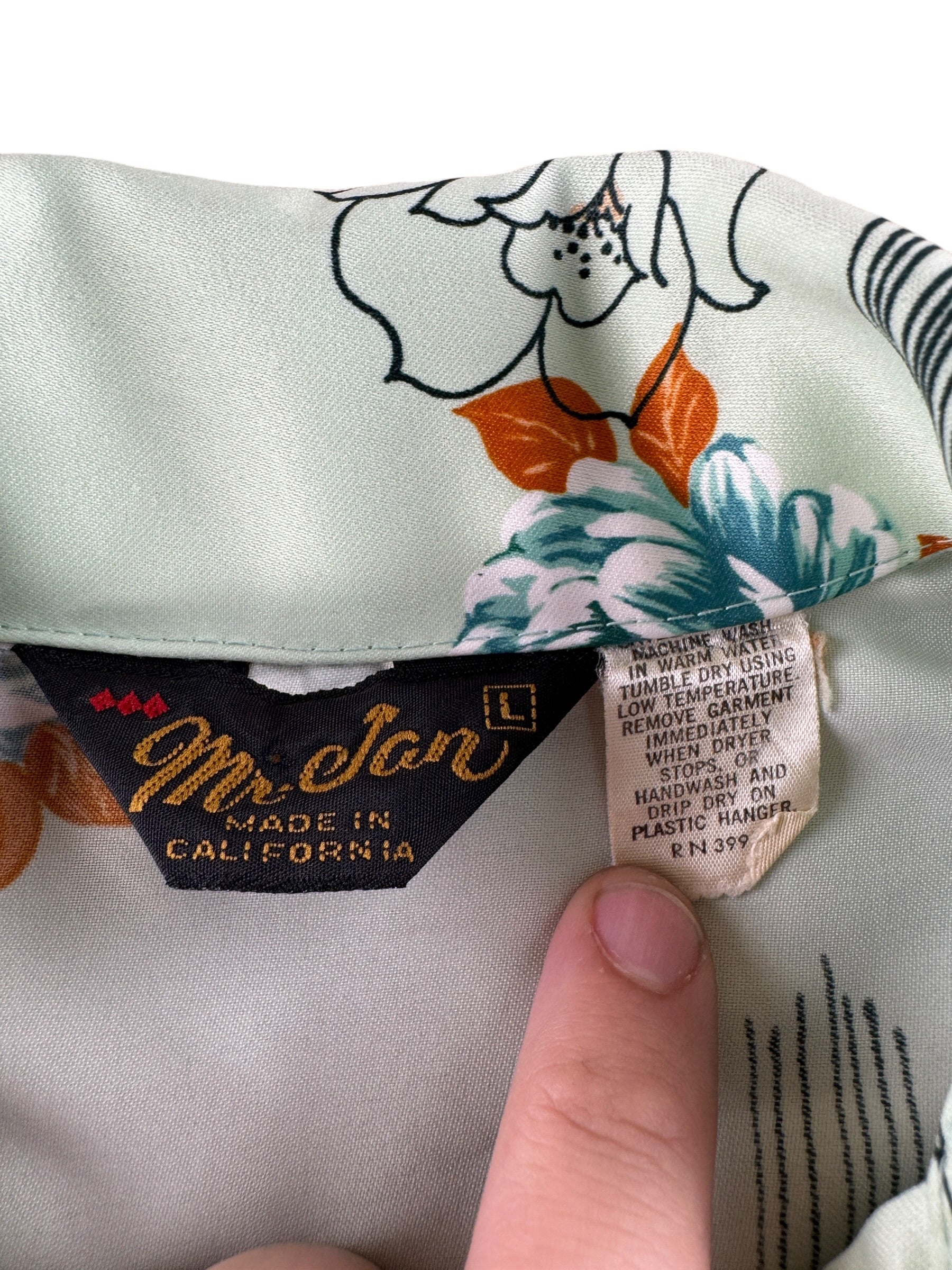 Tags on Vintage Mr. Jan Floral Patterned Polyester Shirt SZ L
