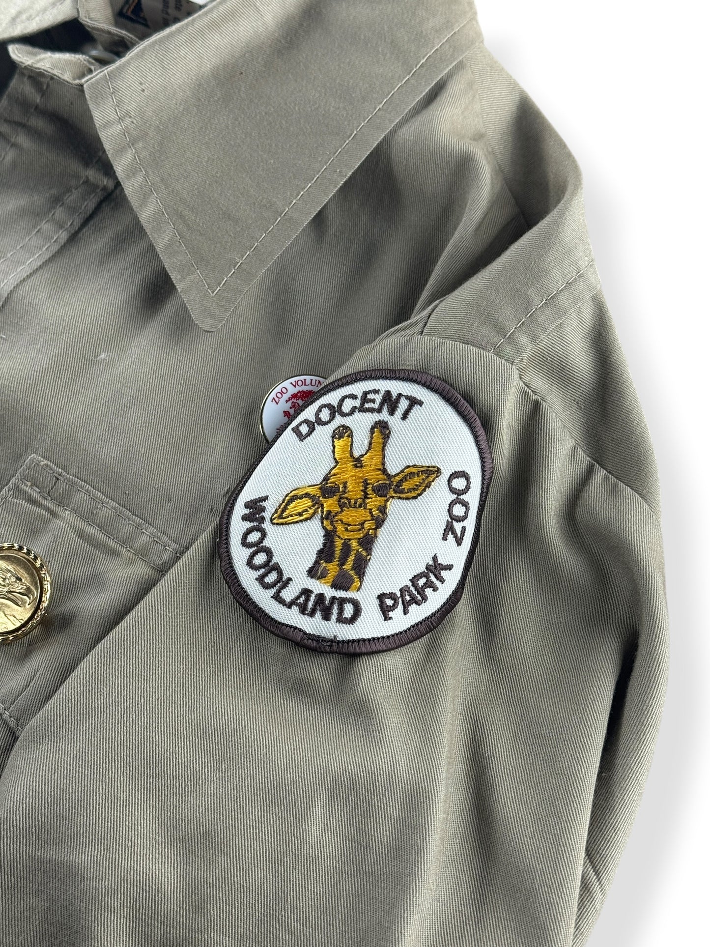 Woodland park zoo docent patch on left arm of Vintage Filson Eddie Bauer Woodland Park Zoo Safari Shirt SZ S