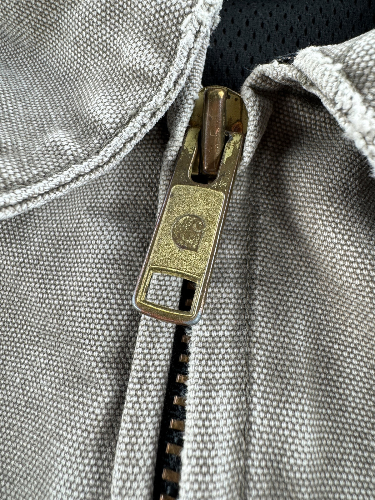 Zipper on Vintage Distressed Carhartt Work Jacket SZ XL