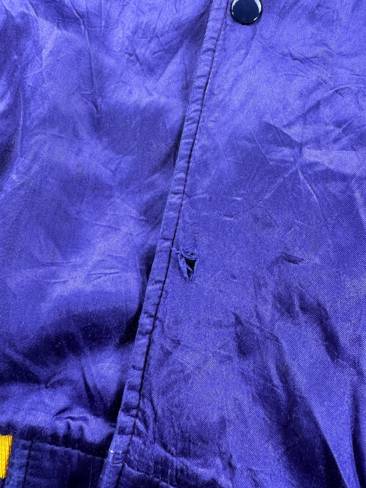 Ware around button on Vintage Skyline UW Club Jacket SZ M