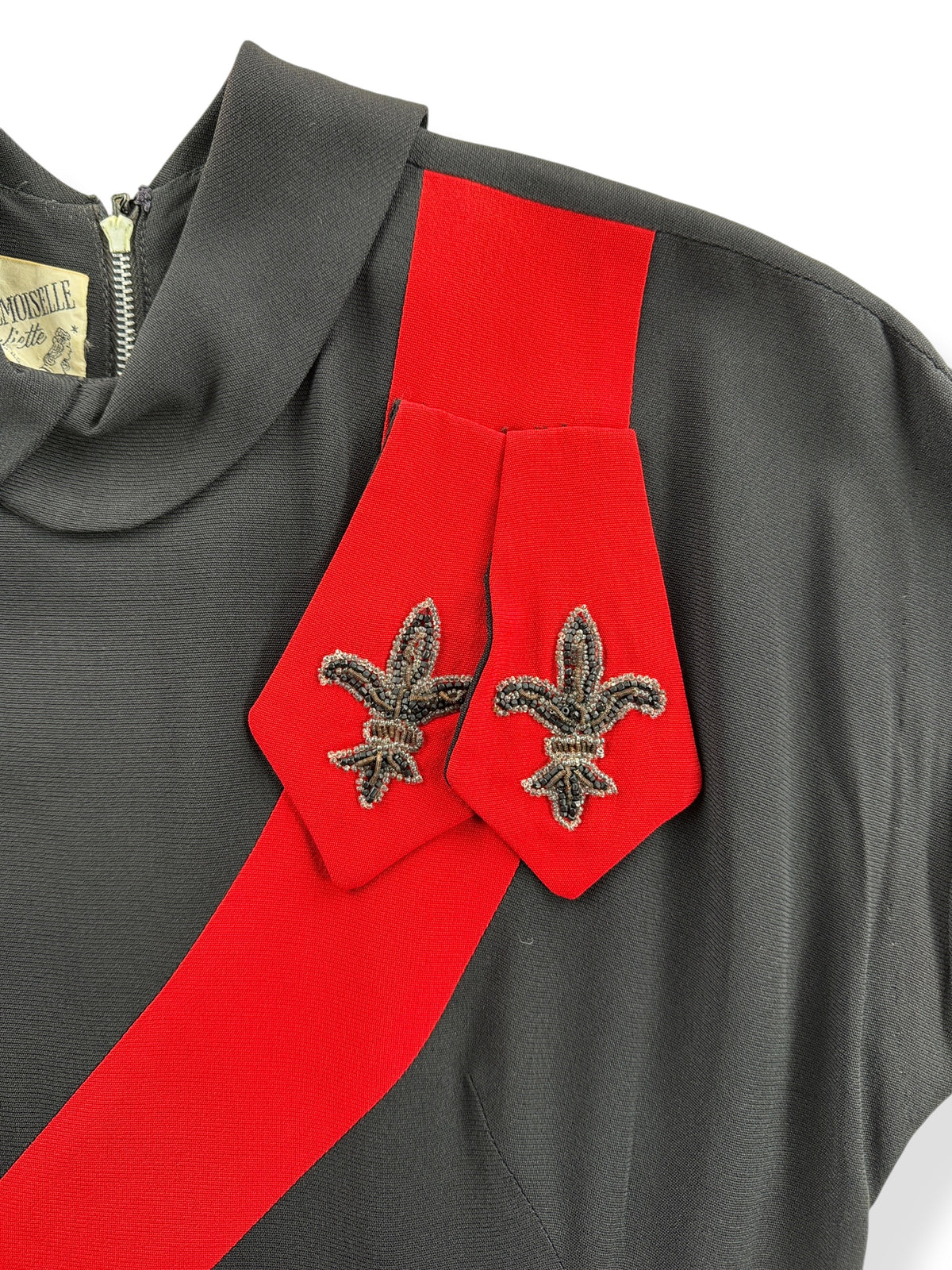 Flur De Lis Detail on Vintage 40s Rayon Beaded Fluer De Lis Dress SZ S