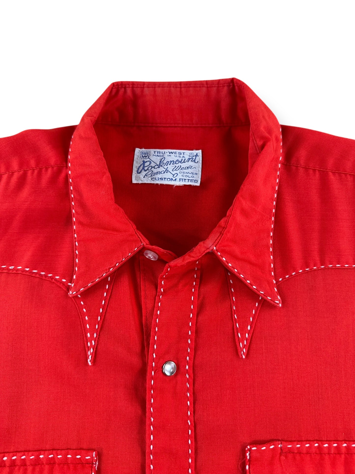 Collar on Vintage Red Rockmount Western Wear Pearl Snap SZ L