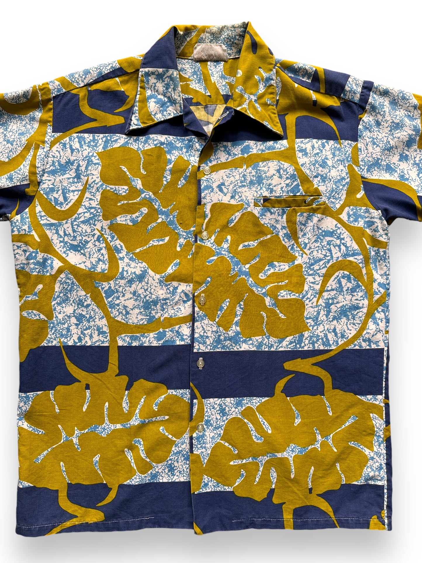 front close up of Vintage Barefoot Paradise Aloha Shirt SZ M