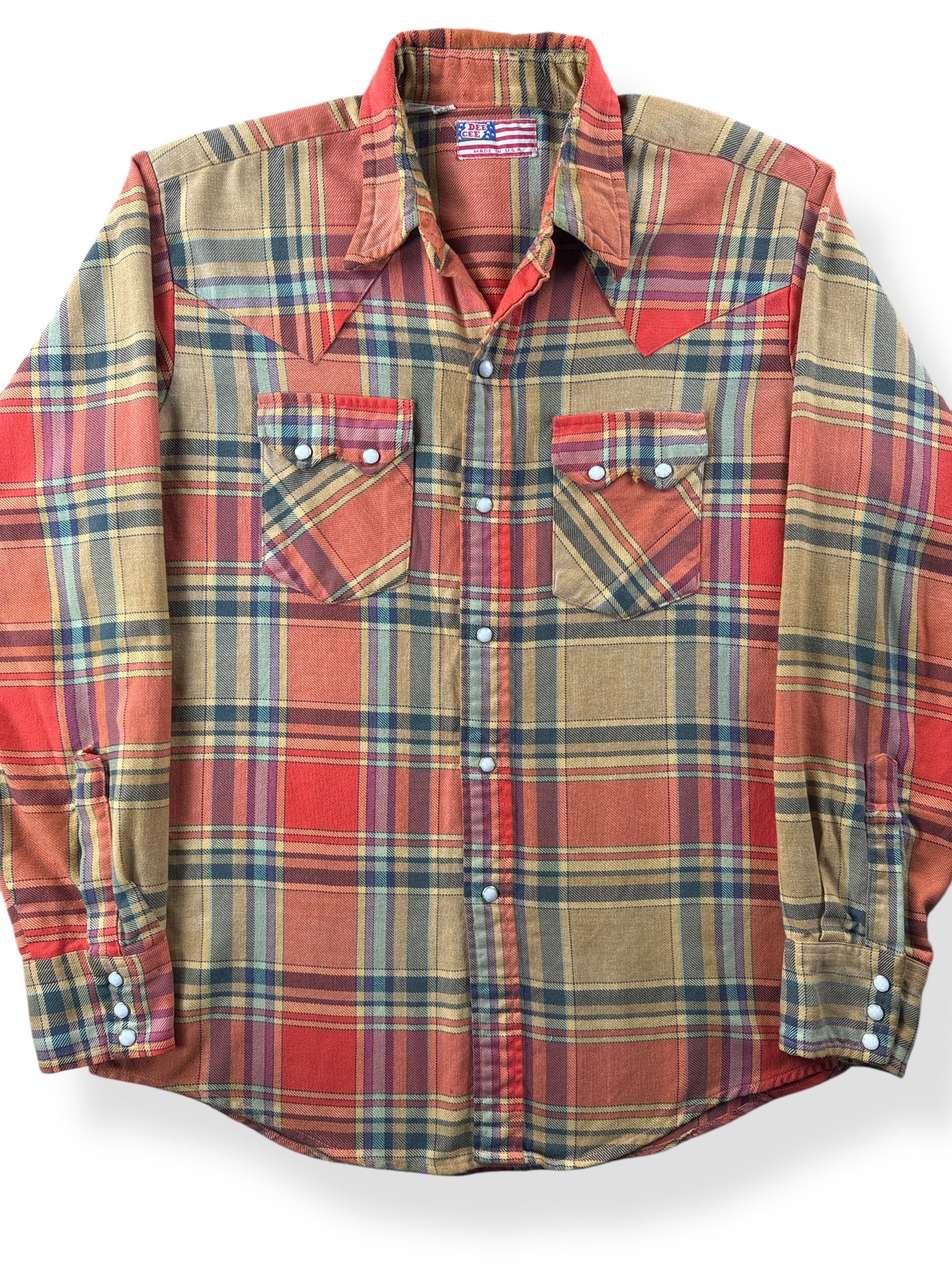 Front Close Up of Vintage Dee Cee Sawtooth Cotton Flannel Pearlsnap SZ L