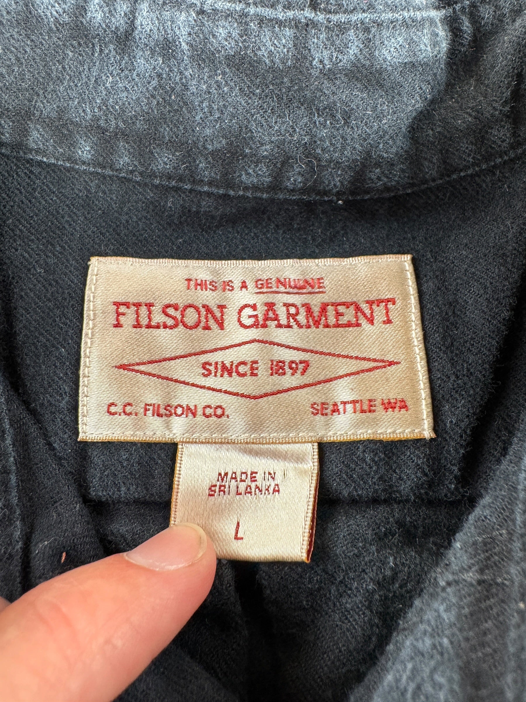 Label on Filson Alaska Guide Shirt SZ L