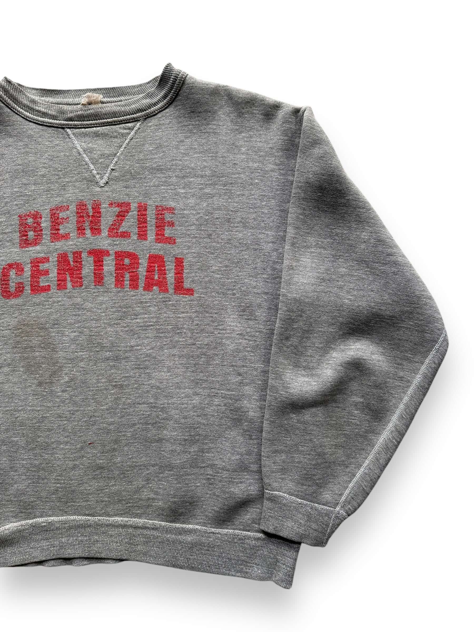 front left of Vintage Benzie Central Single V Crewneck SZ M