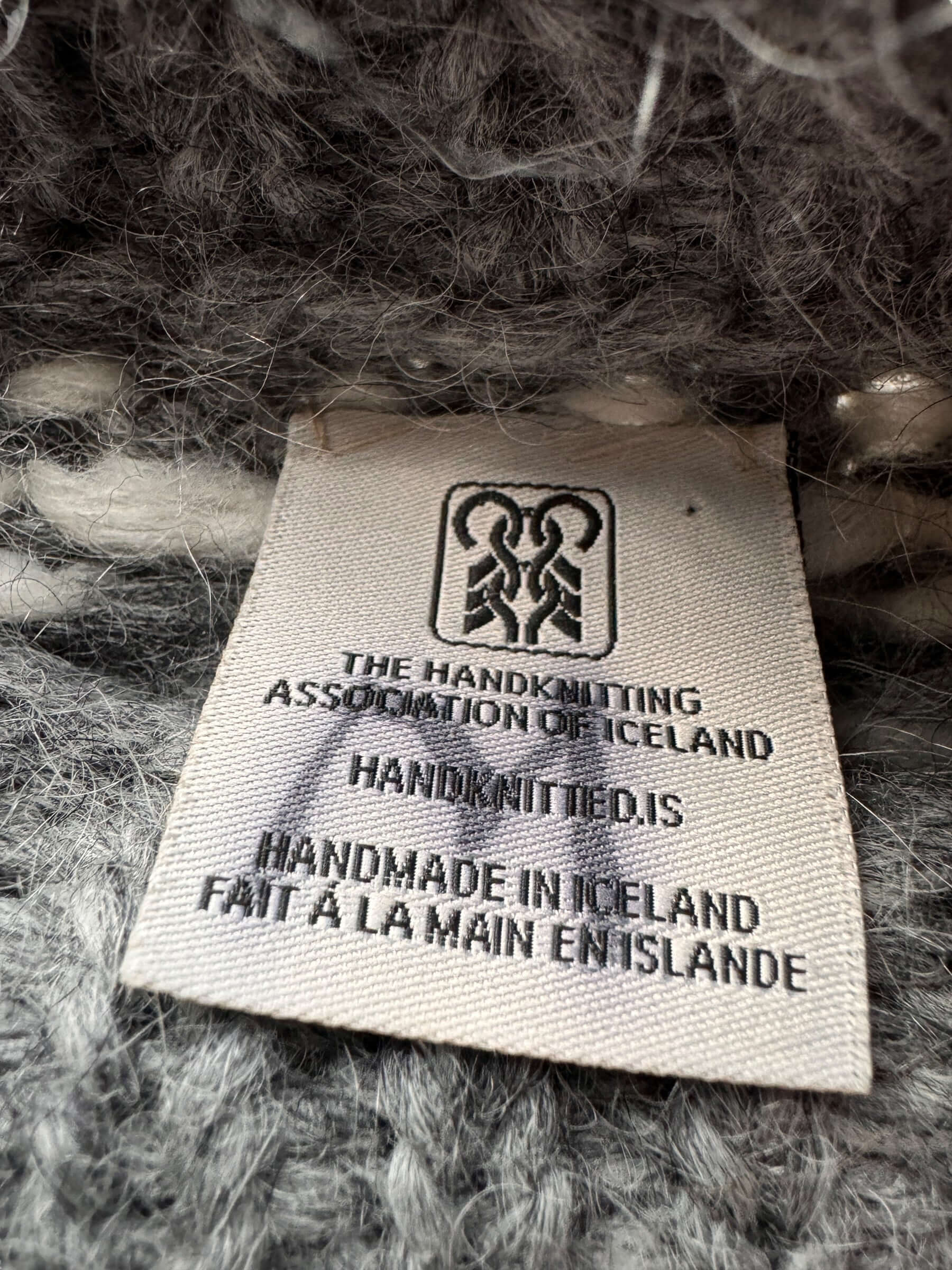 Tag of Vintage Grey & White Handknit Icelandic Sweater SZ L