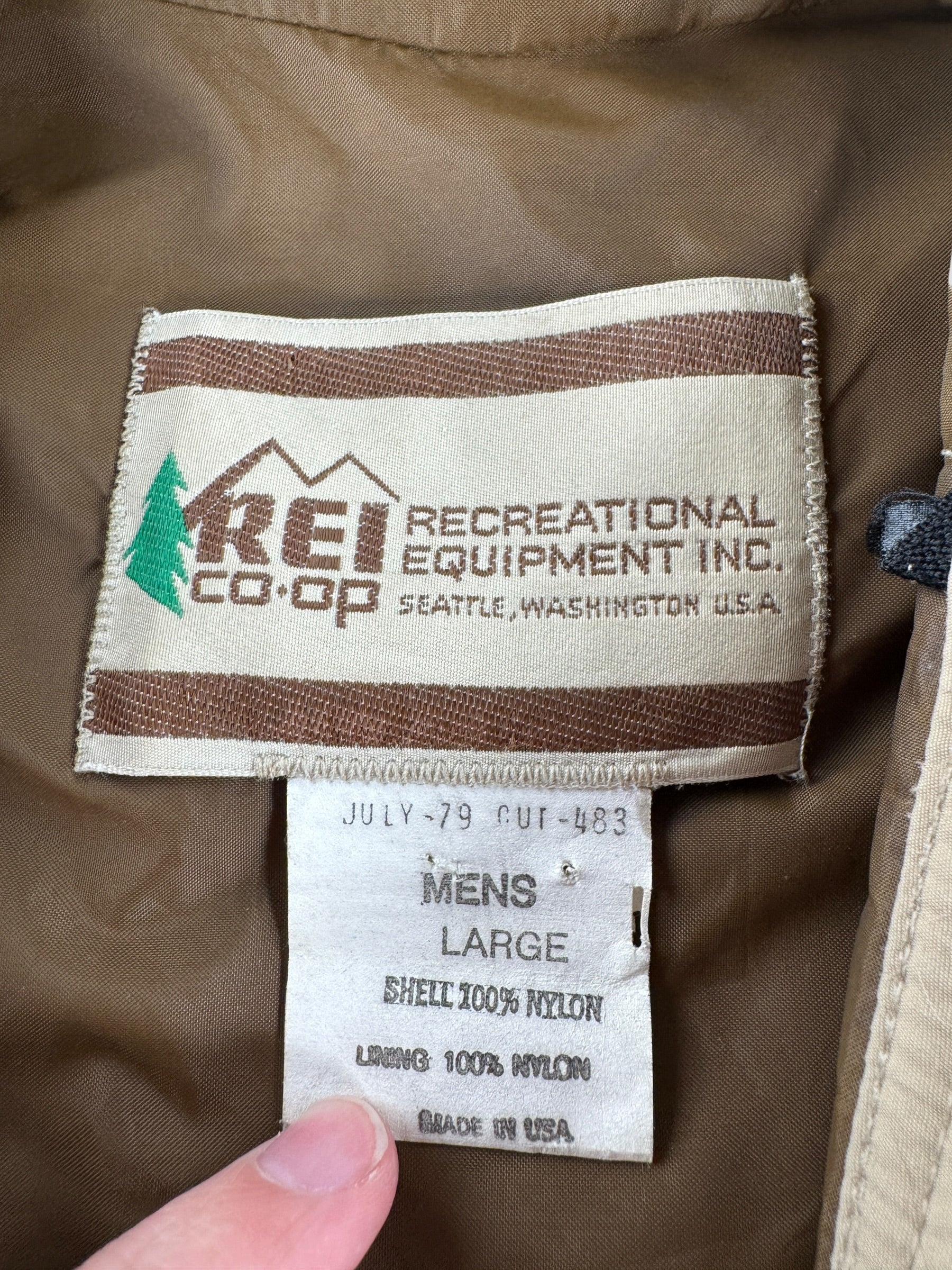 Label on Vintage REI Goretex Parka SZ L