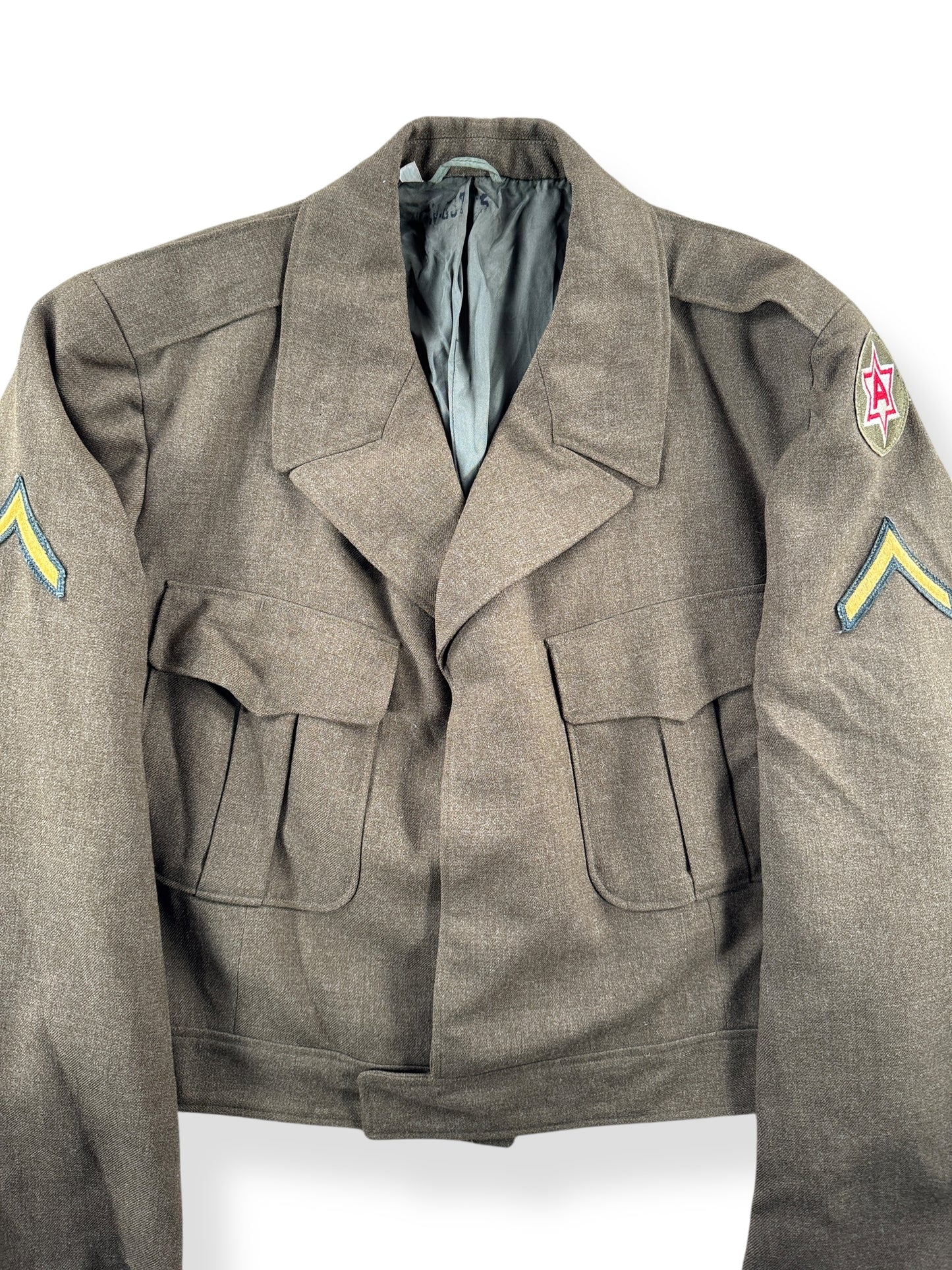 Front Close Up of Vintage Eisenhower Military Jacket SZ XL