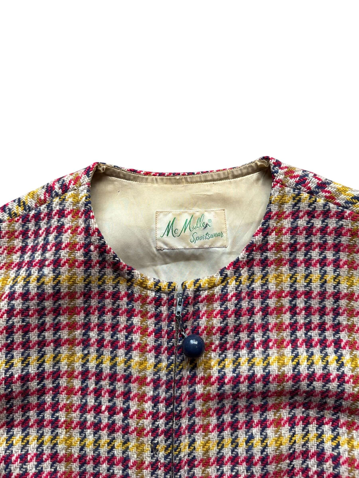 Collar on Vintage 1960s McMullen Houndstooth Wool Dress SZ M