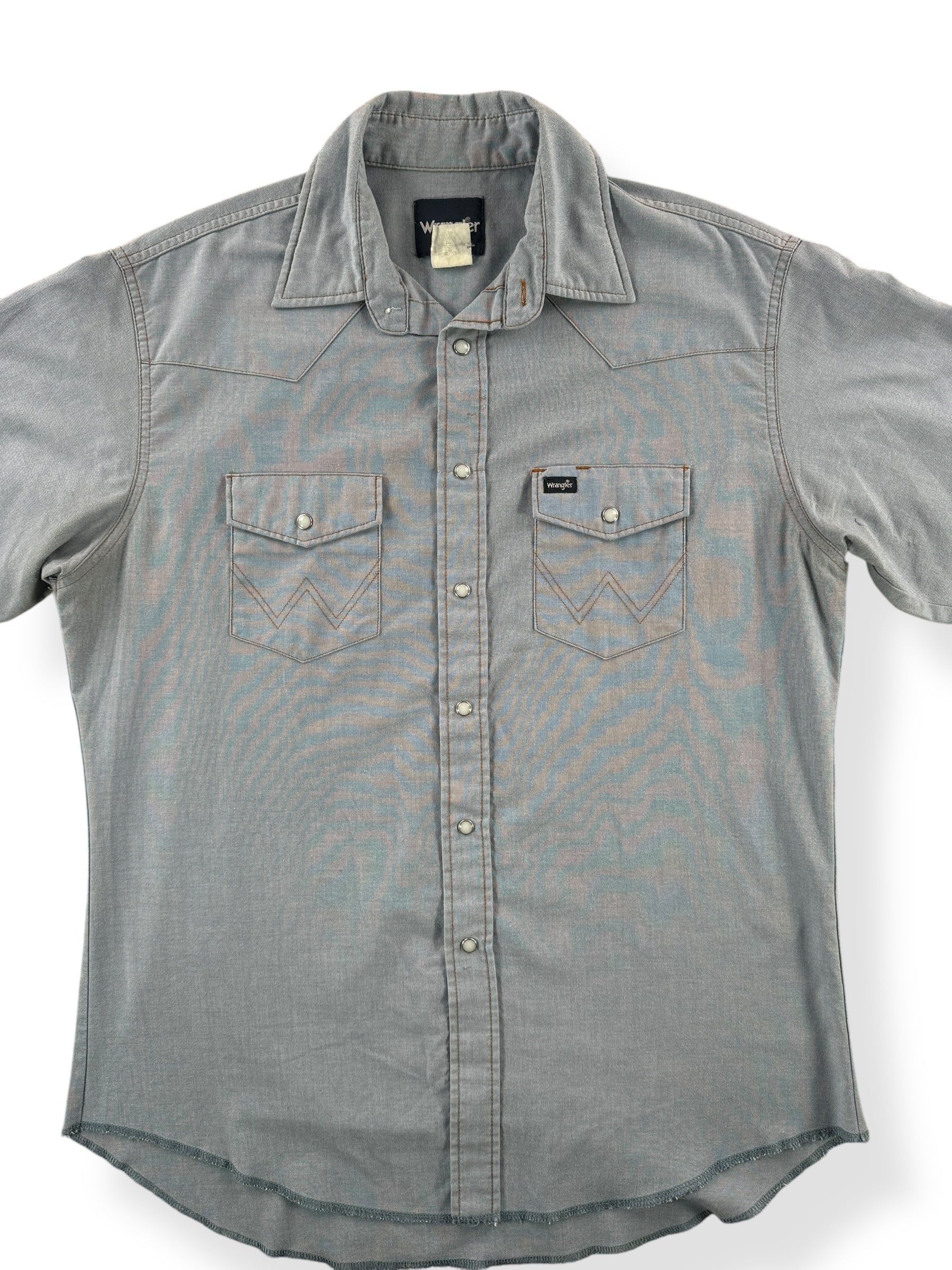 Front Close Up of Vintage Wrangler Short Sleeve Pearlsnap SZ L