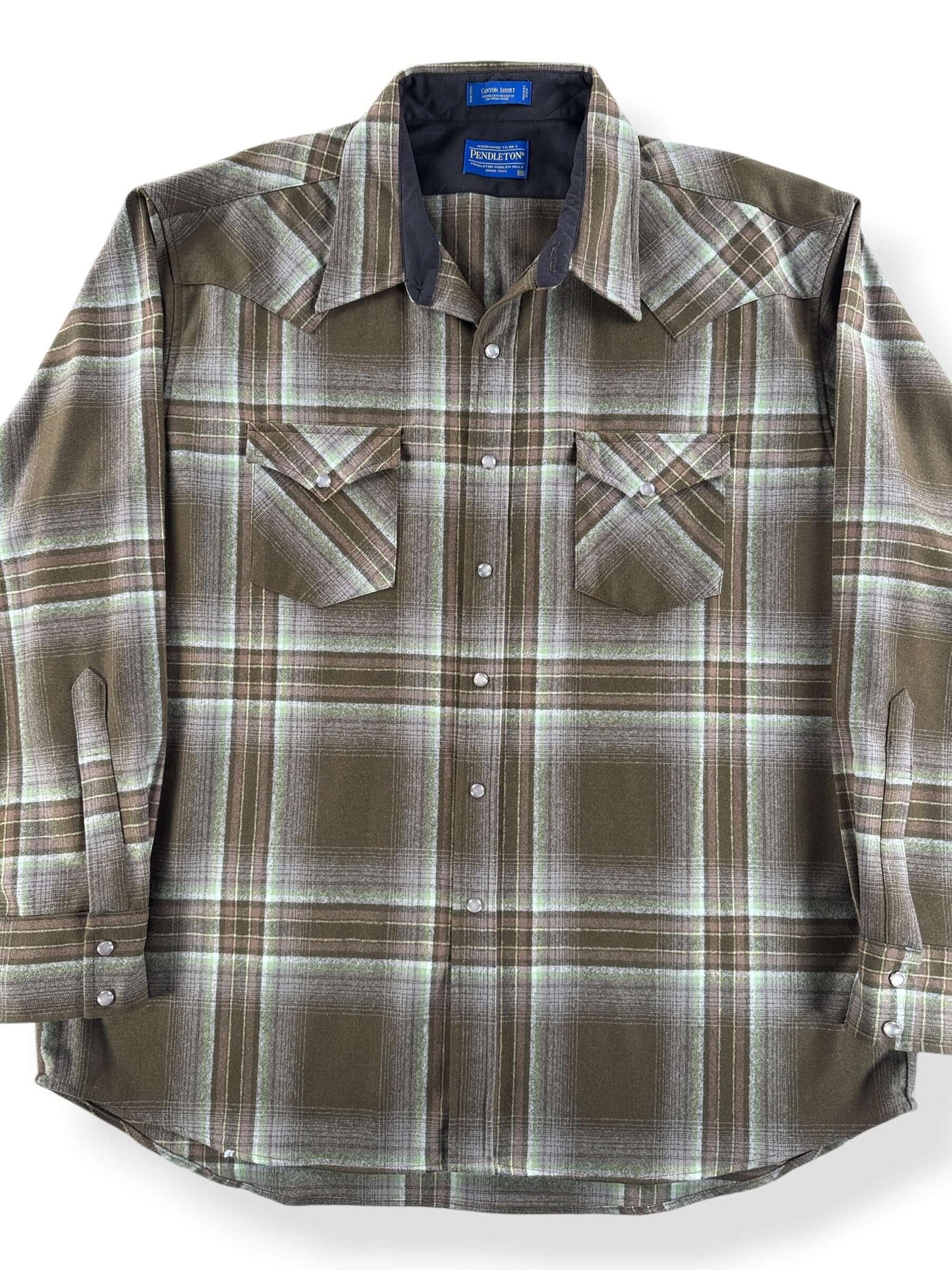 Front Close Up of Pendleton Made in Mexico Canyon Shirt SZ XXL