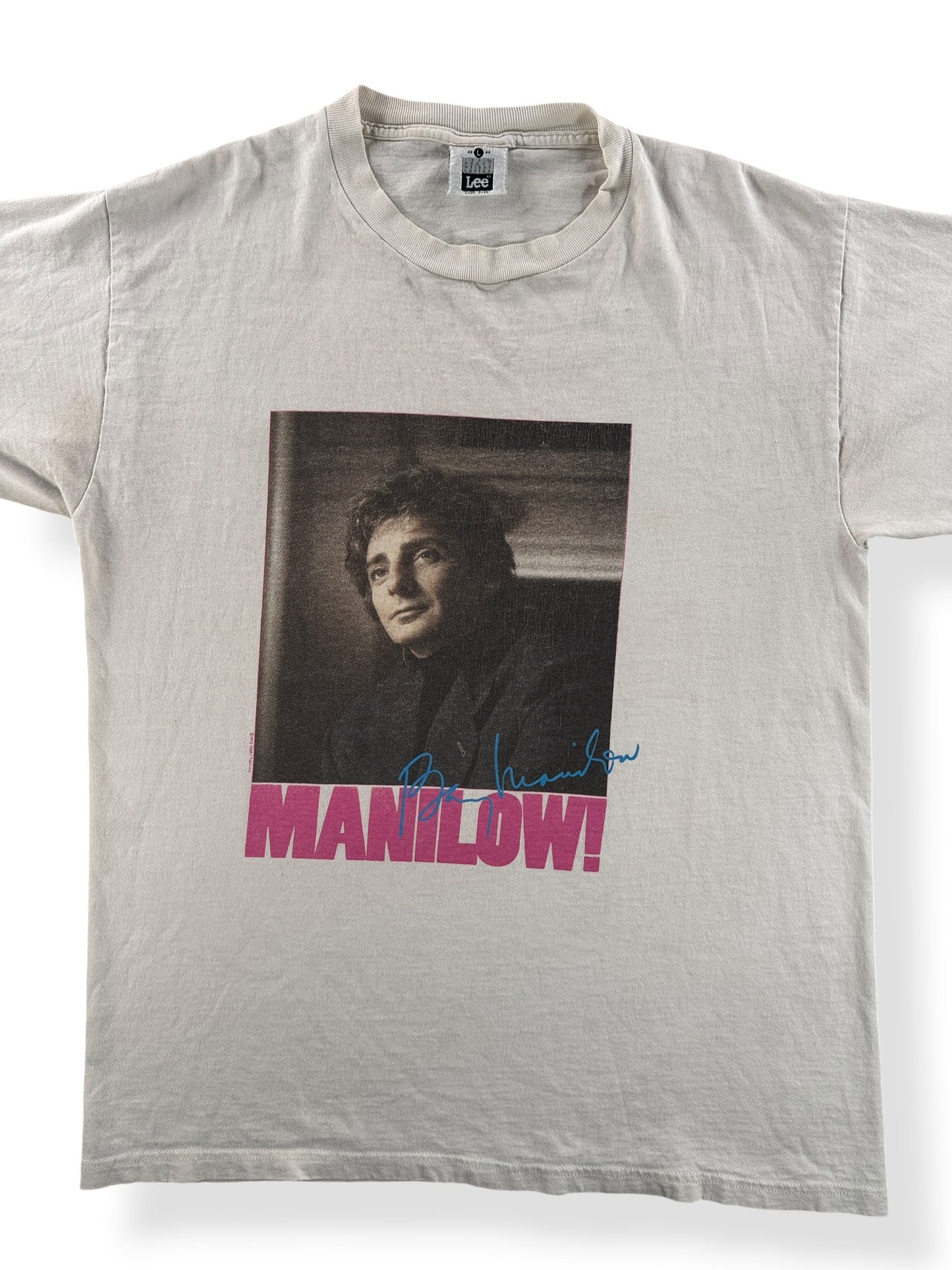 Front Close Up of Vintage 1993 Barry Manilow Tee SZ L