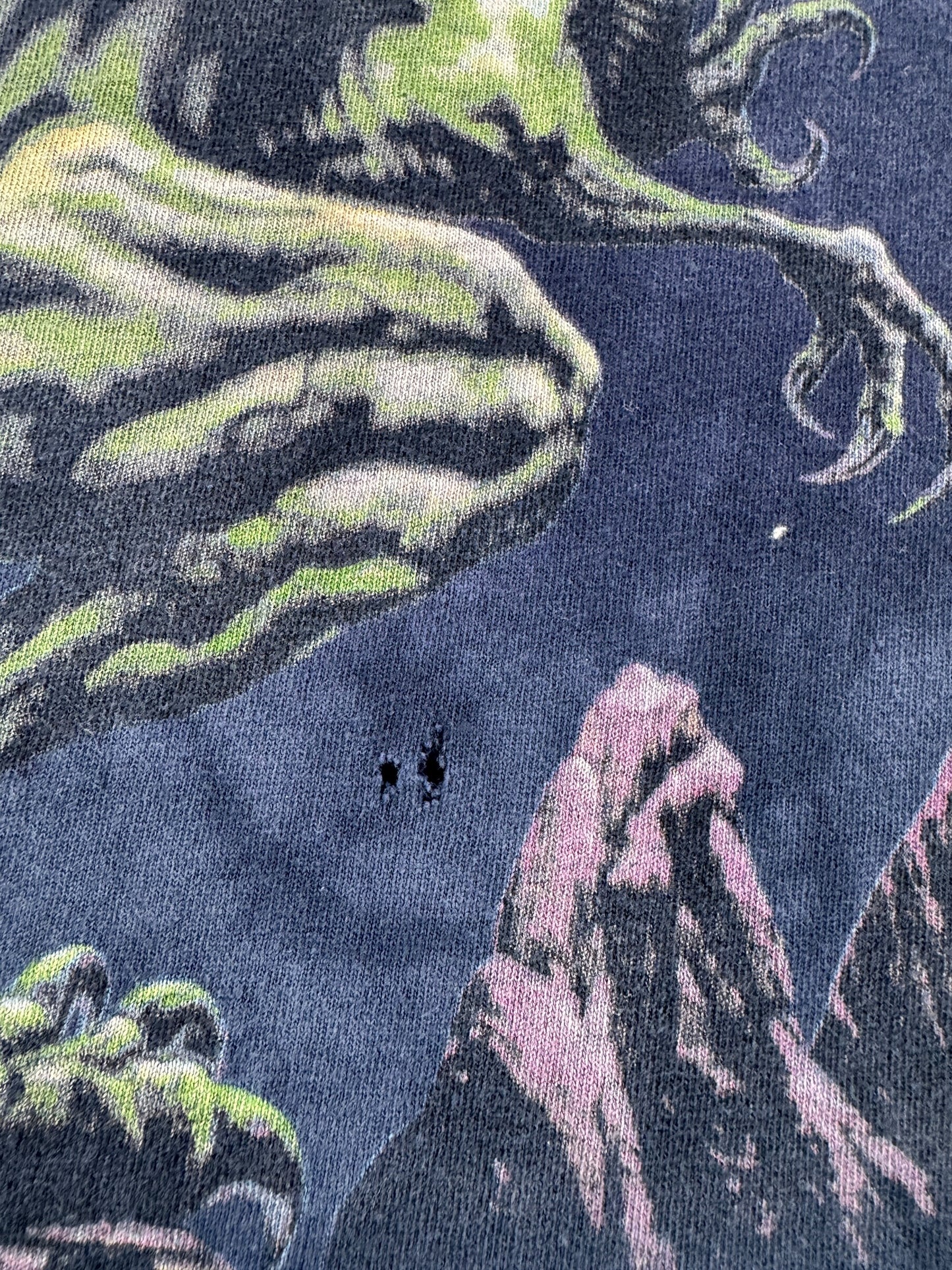 Hole on Vintage Dragon Art Tee SZ XL