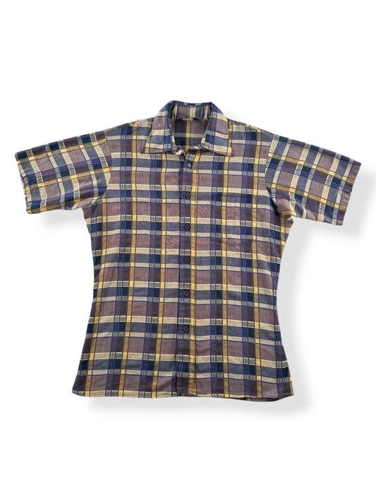 Front of Vintage Van Heusen Plaid Short Sleeve Shirt SZ L