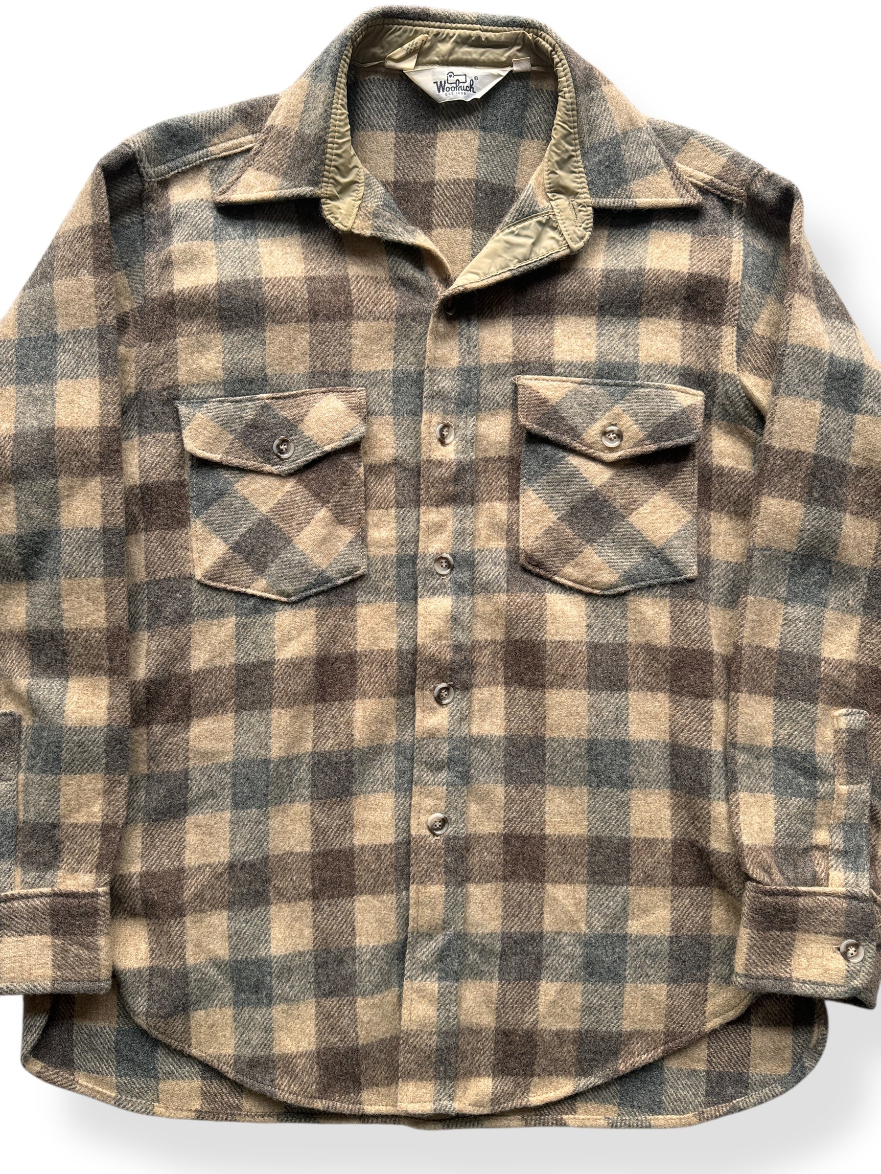 Front Close Up of Vintage Blue & Grey Woolrich Shirt Jac SZ L