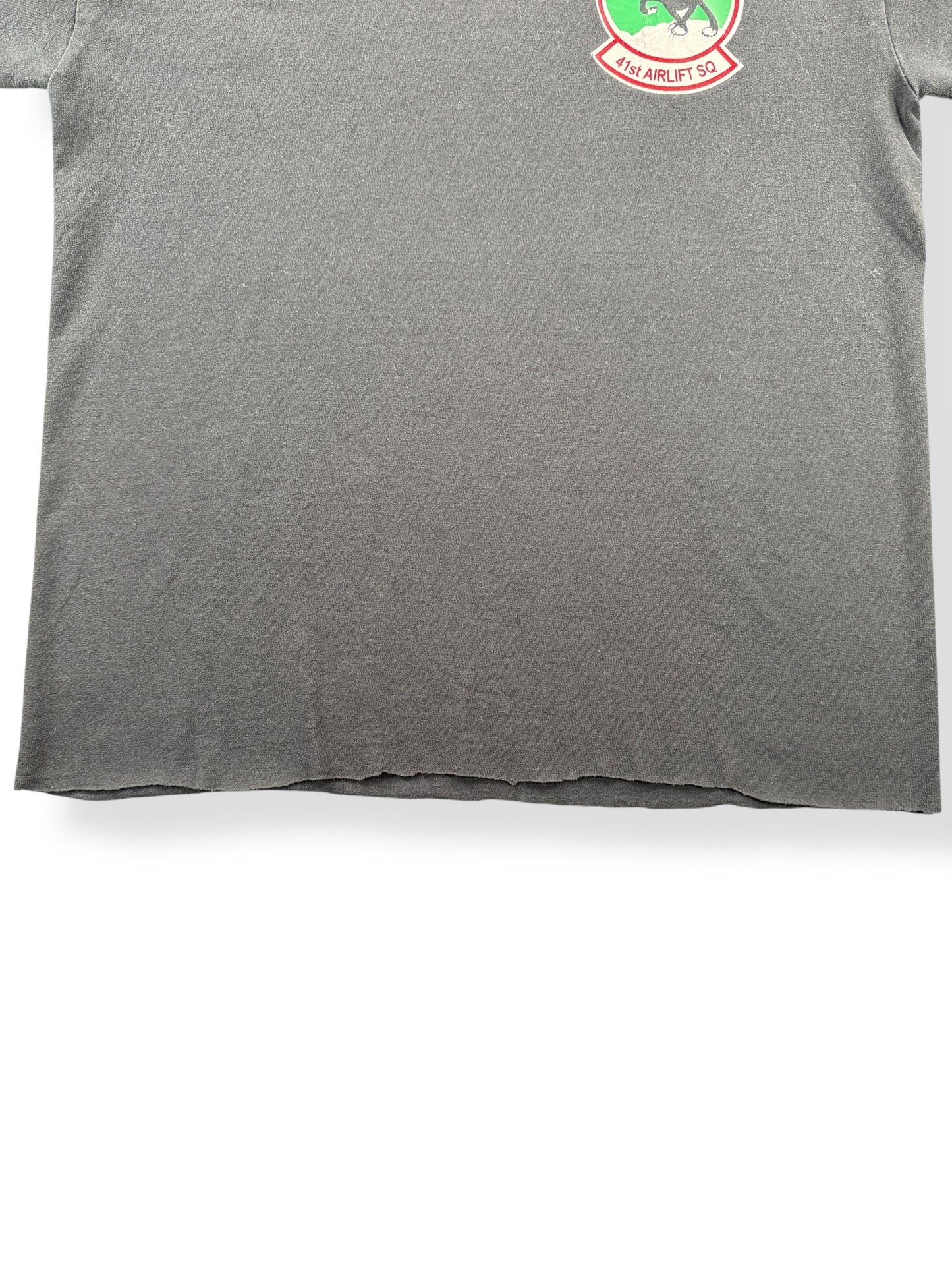 Cut Hem on Vintage 41st Airlift Military Tee SZ M