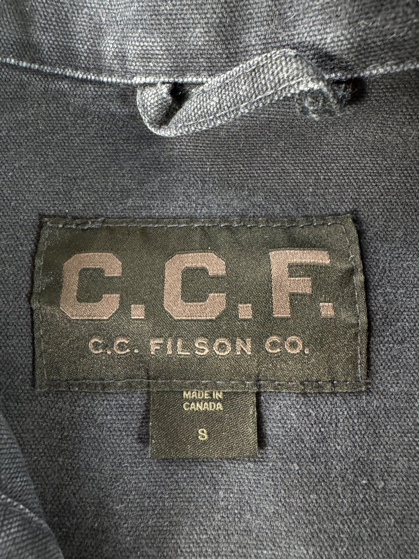 Label on Modern Filson Canvas Navy Blue Chore Coat SZ S