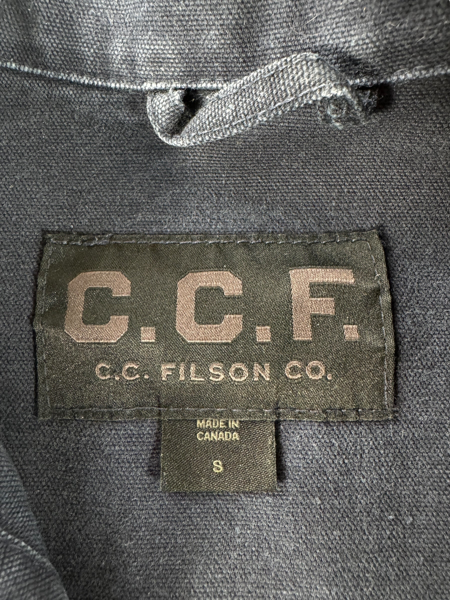 Label on Modern Filson Canvas Navy Blue Chore Coat SZ S