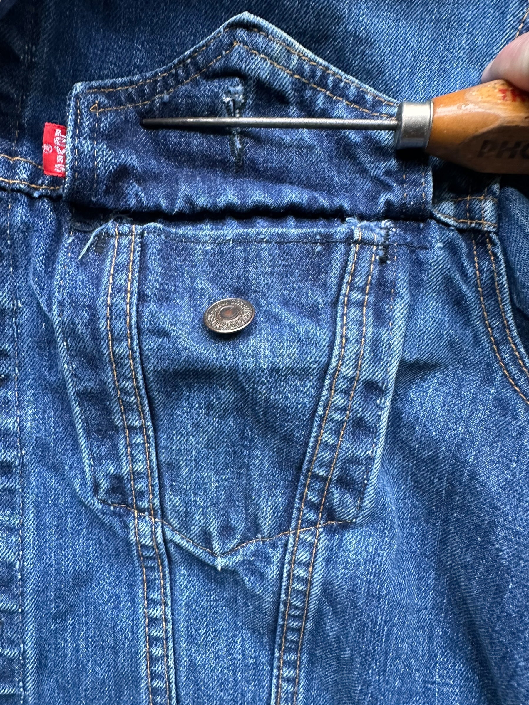 Bar Tacking of Vintage 2-Pocket Levi's Type III Denim Jacket SZ 42 | Vintage Denim Workwear Seattle | Seattle Vintage Denim