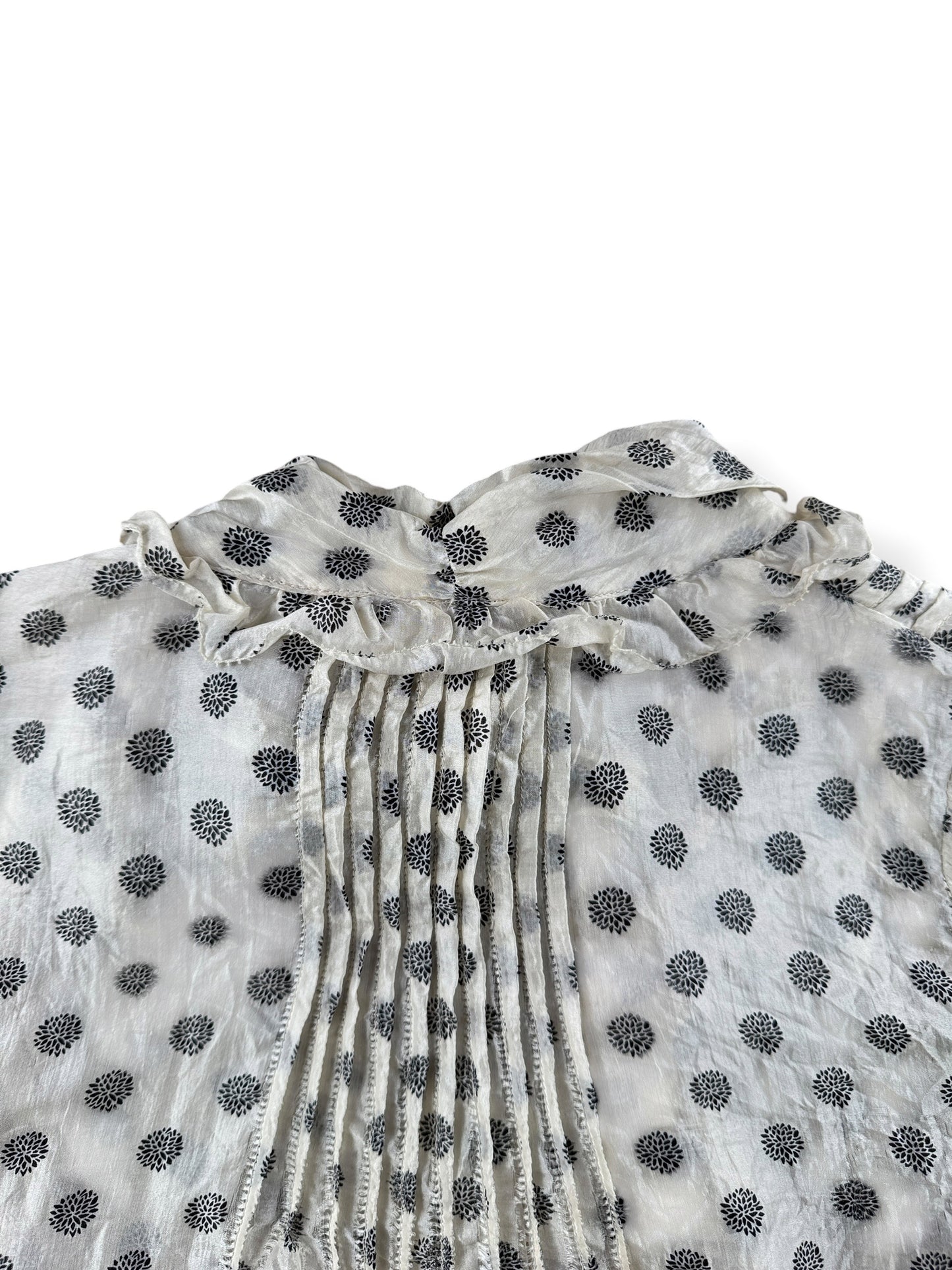 Back of collar on Vintage 70s Silk Blouse SZ S