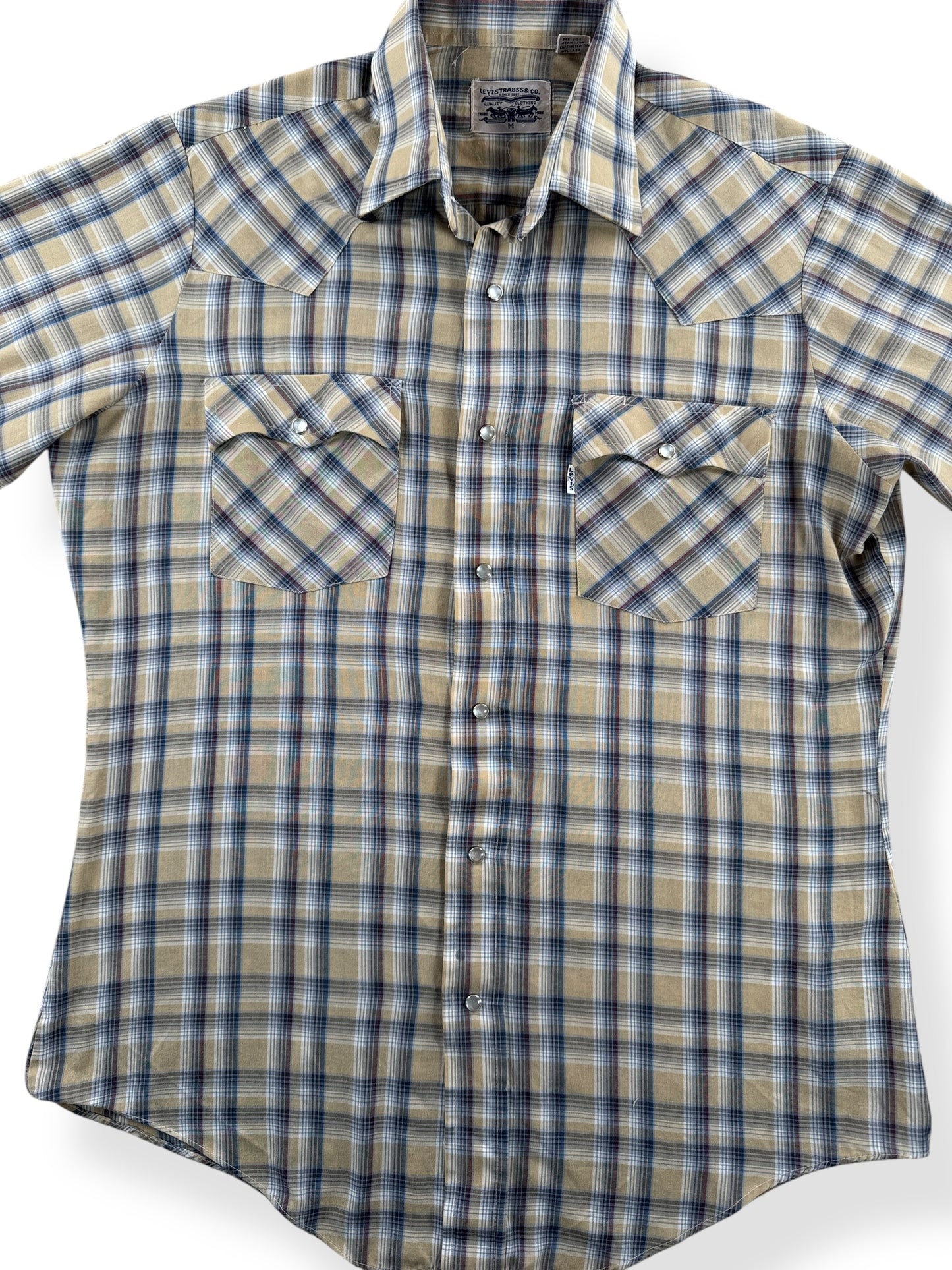 Front Close Up of Vintage Levis Cotton/Poly Blend Pearl Snap Shirt SZ M