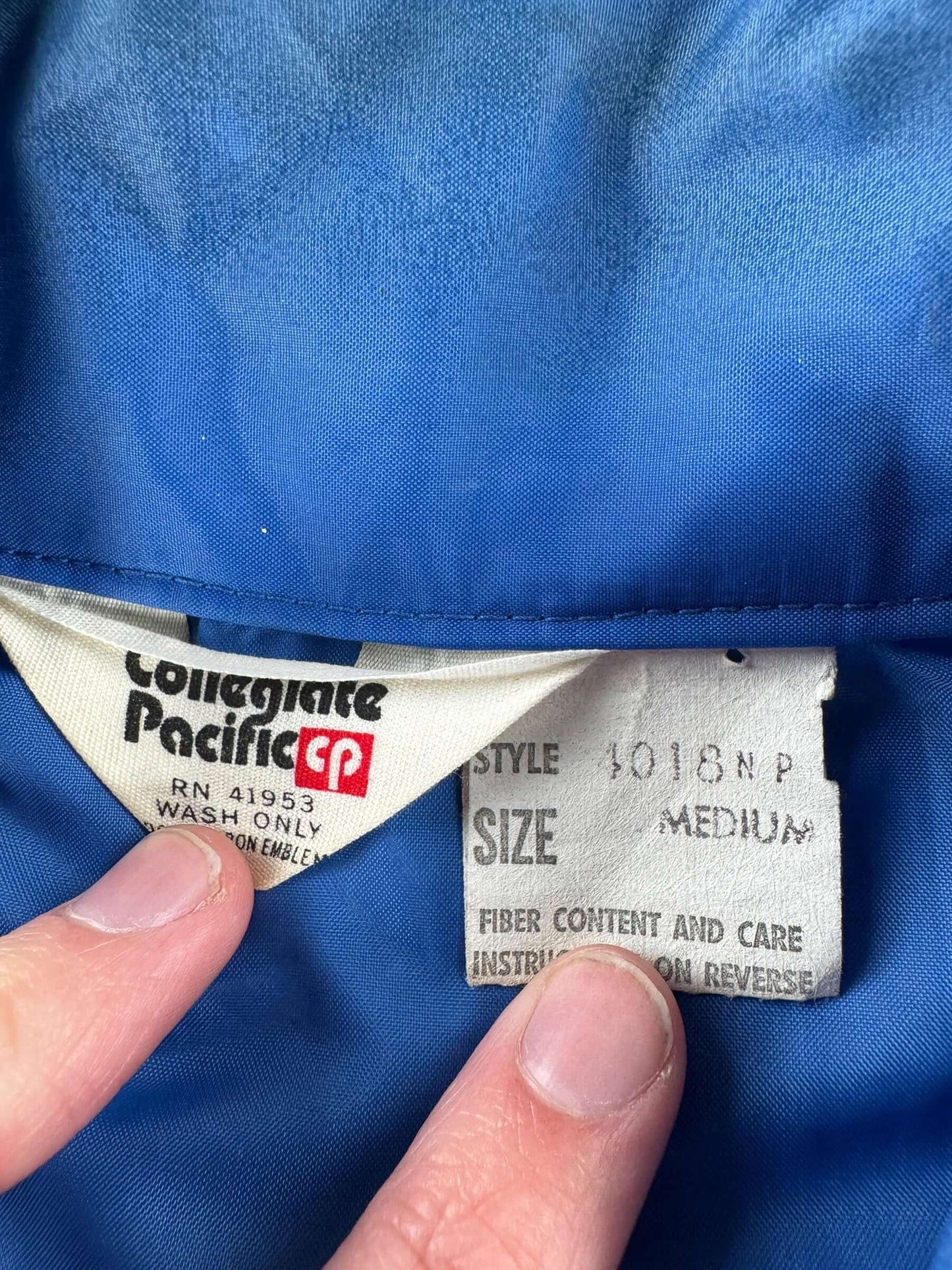Tag on Vintage Collegiate Pacific Olympia Beer Windbreaker SZ M