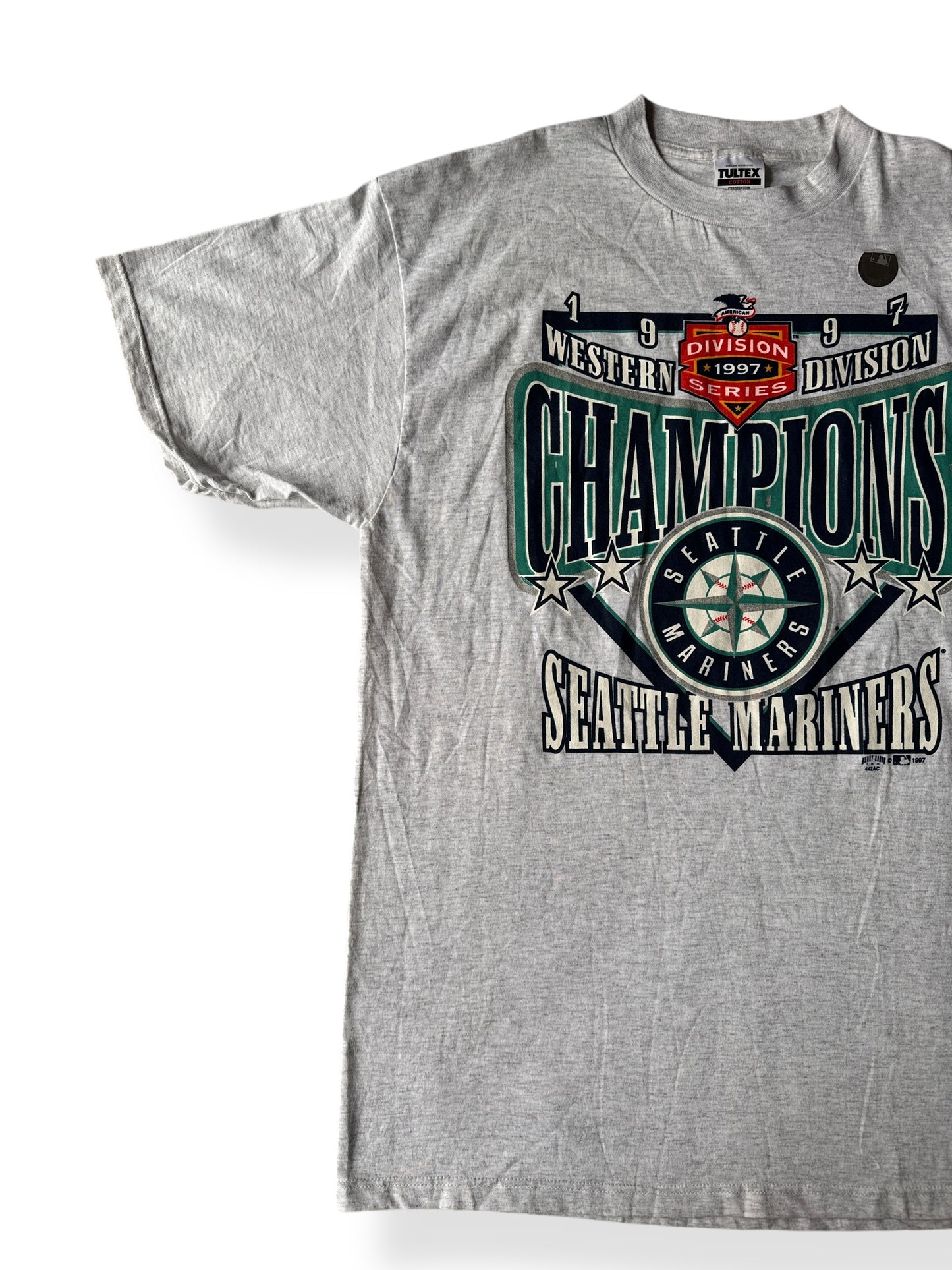 Front Right of NOS 1997 Mariners Tee SZ XL