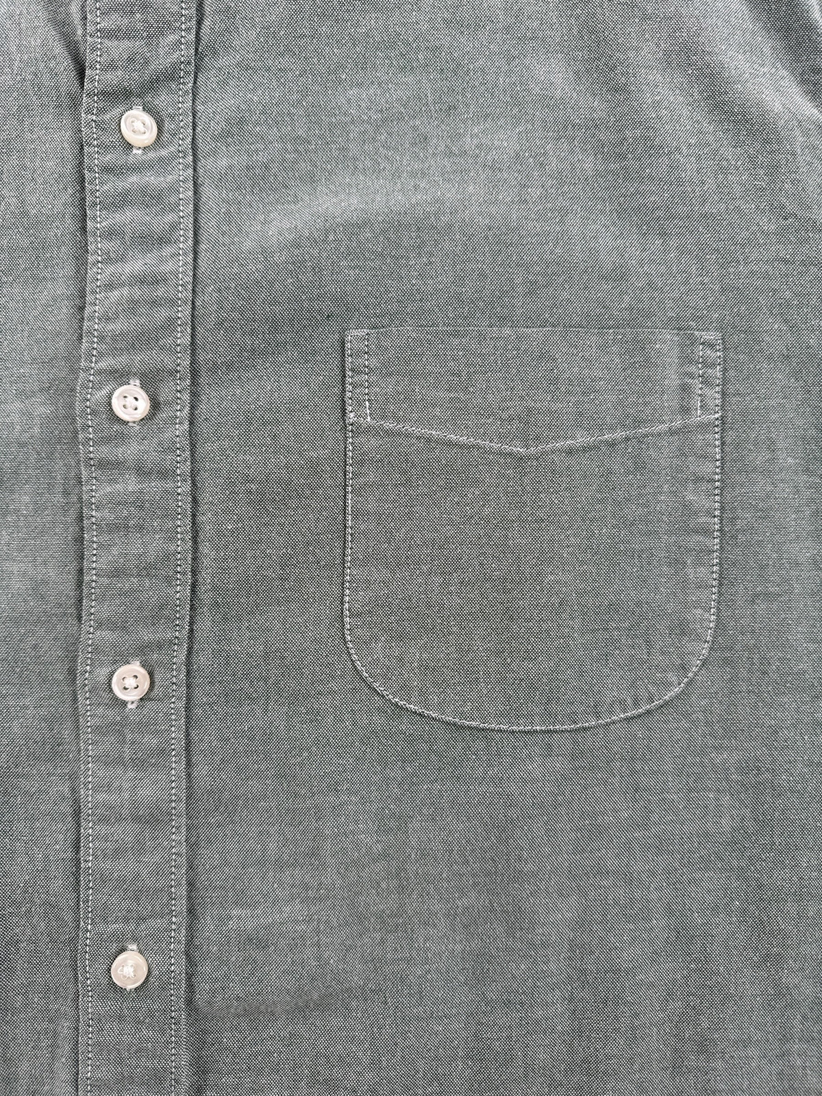 Pockets and buttons on Vintage J. Crew Oxford Shirt SZ L