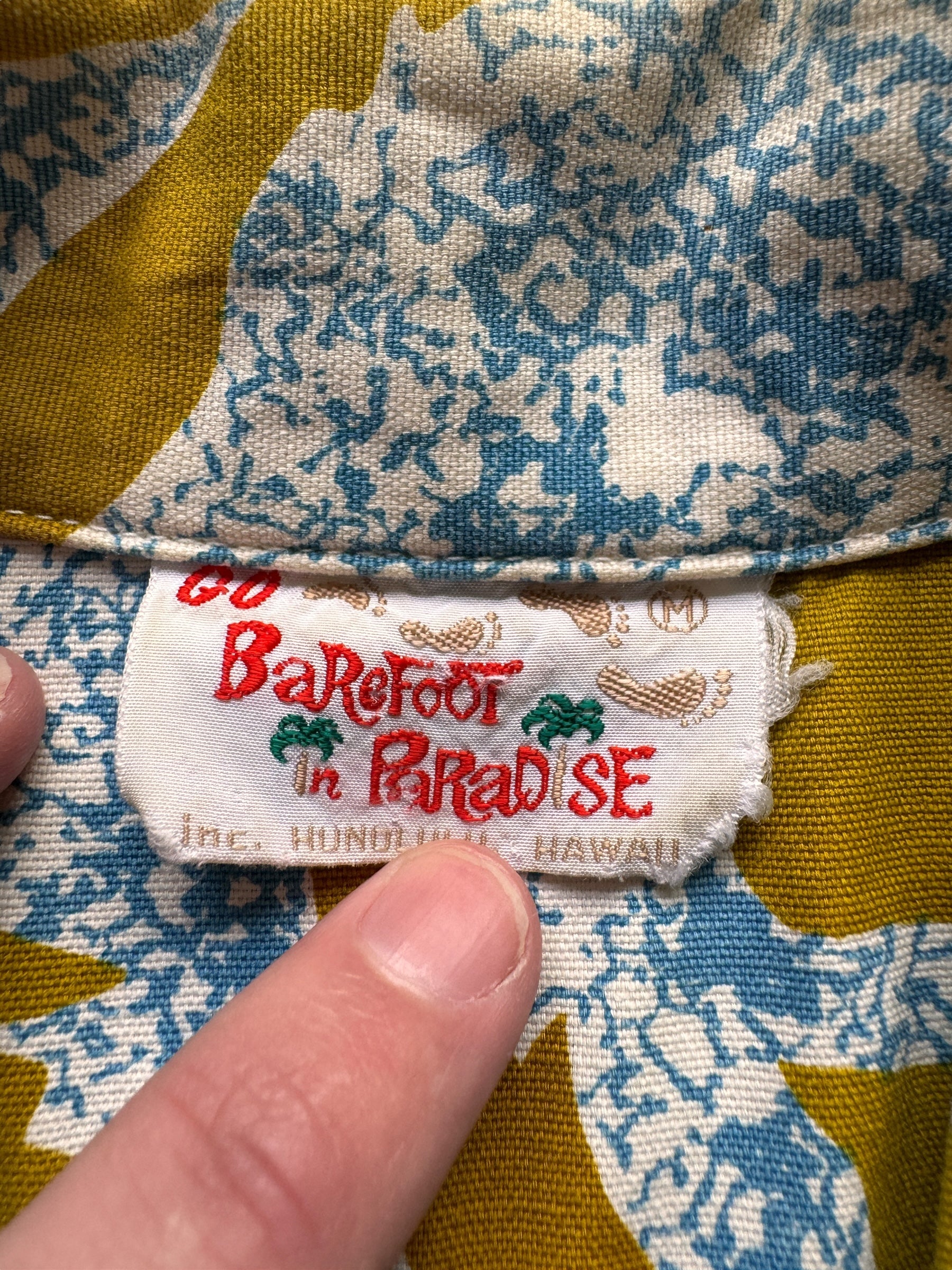 tag on Vintage Barefoot Paradise Aloha Shirt SZ M