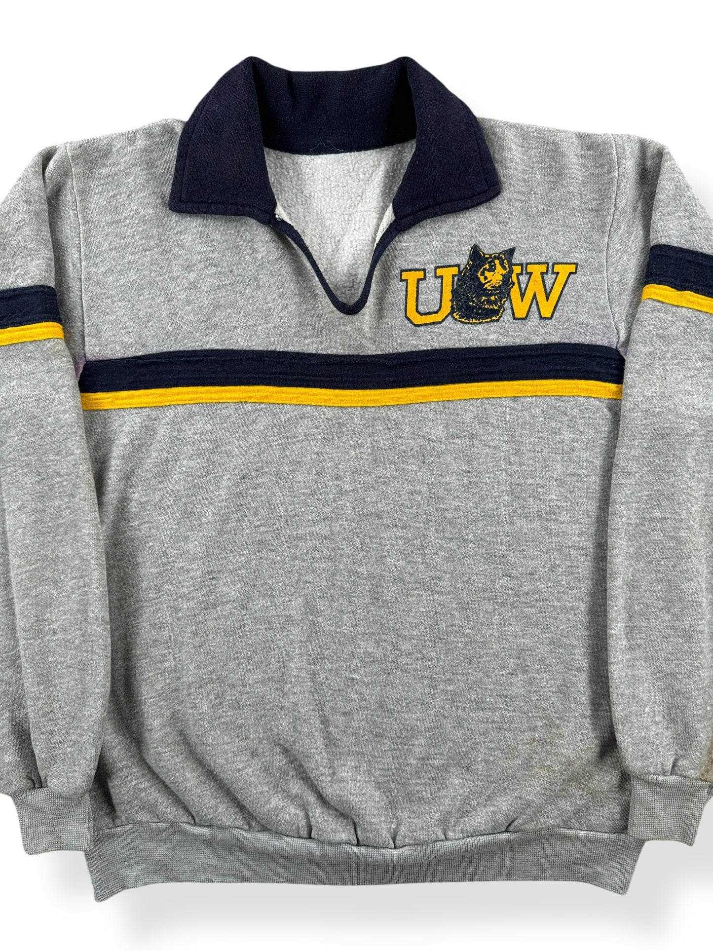 Front Close Up of Vintage UW Collared Sweatshirt SZ M
