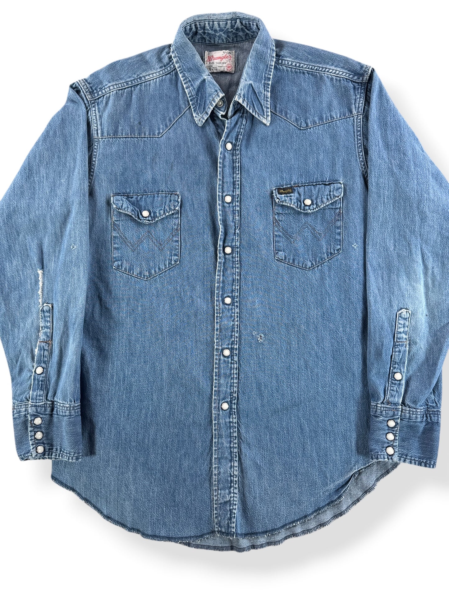 Front Close Up of Vintage Wrangler Denim Pearlsnap SZ 17x35 (Fits XL)