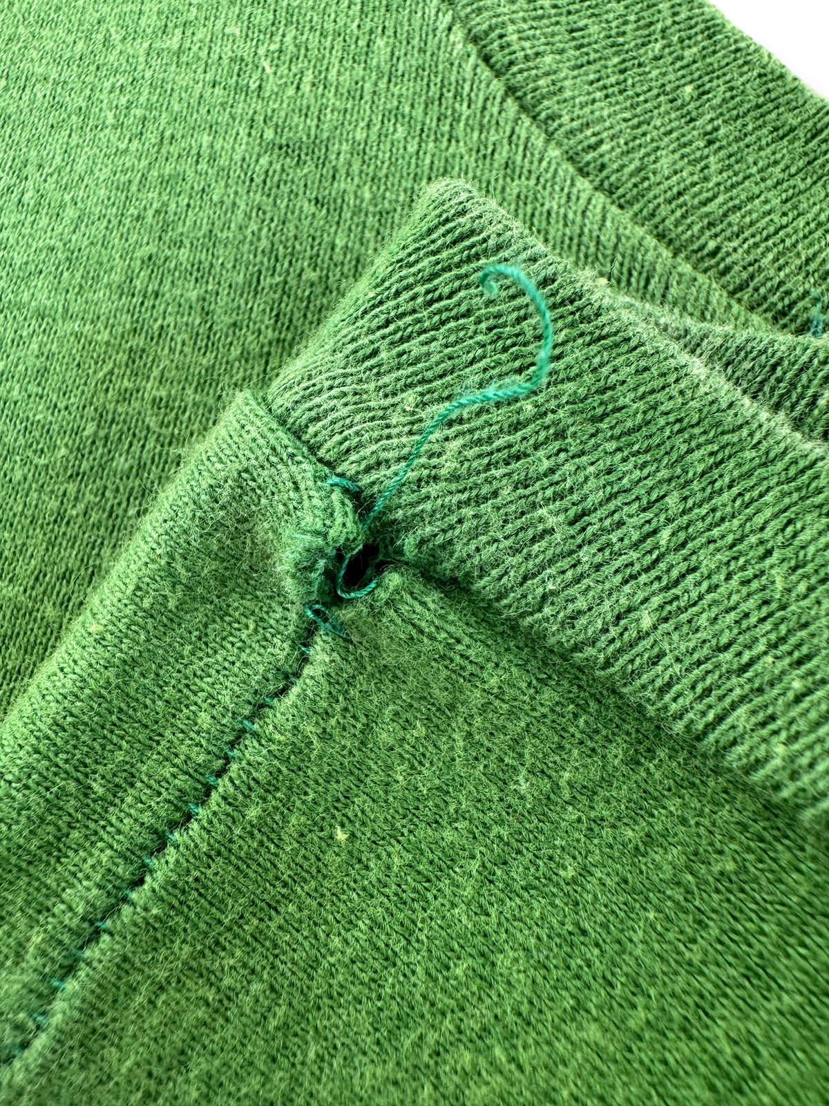 Small hole on shoulder of Vintage 50s Wilson WSU Stenciled Tank Top SZ S