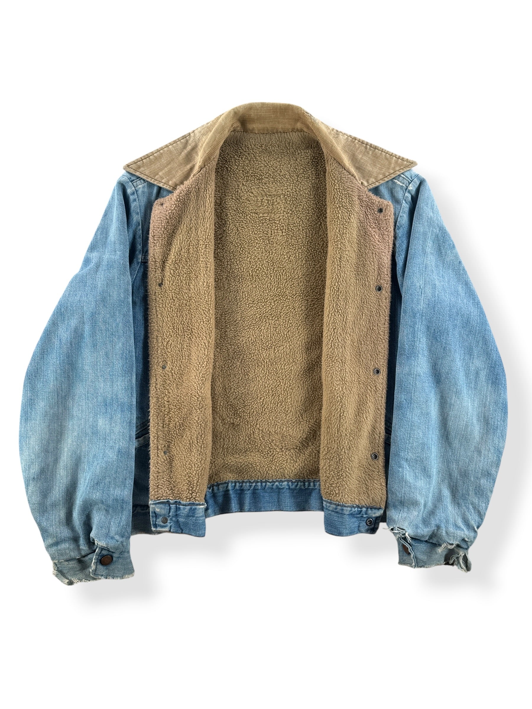 Inside of Vintage Sherpa Lined Wrangler Denim Jacket SZ M AS IS