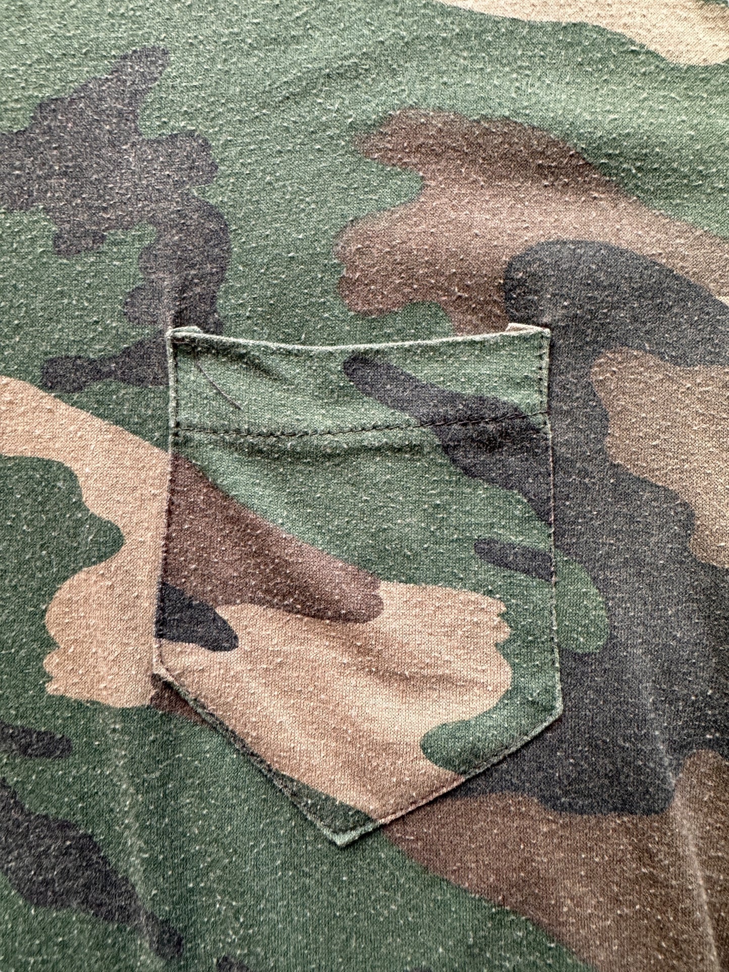 pocket on Vintage Pocket Camo Tee SZ L